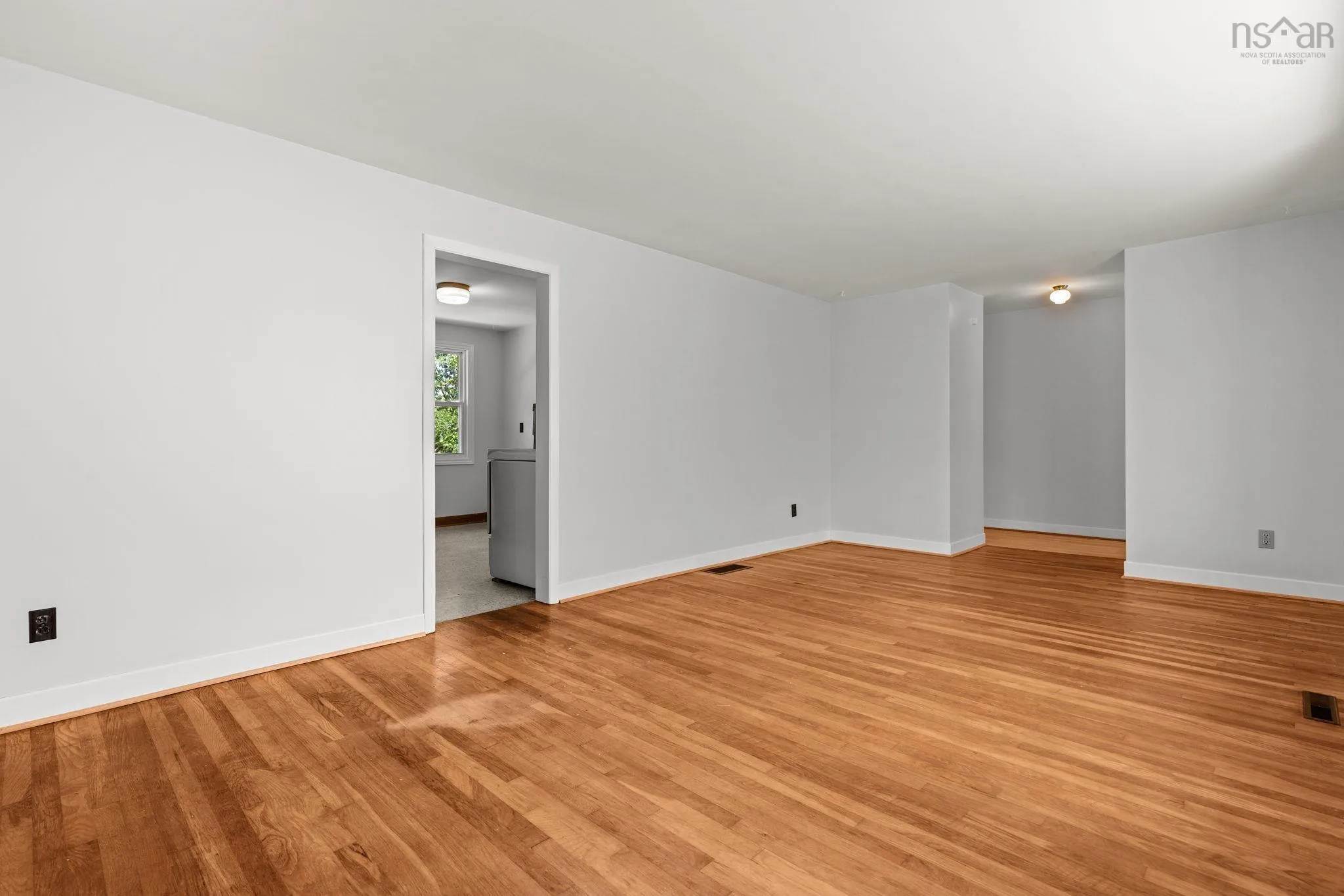 13 Glenmont Avenue, Bedford, NS B4A 1H1, 3 Bedrooms Bedrooms, ,1 BathroomBathrooms,Residential,For Sale,Glenmont,202520770