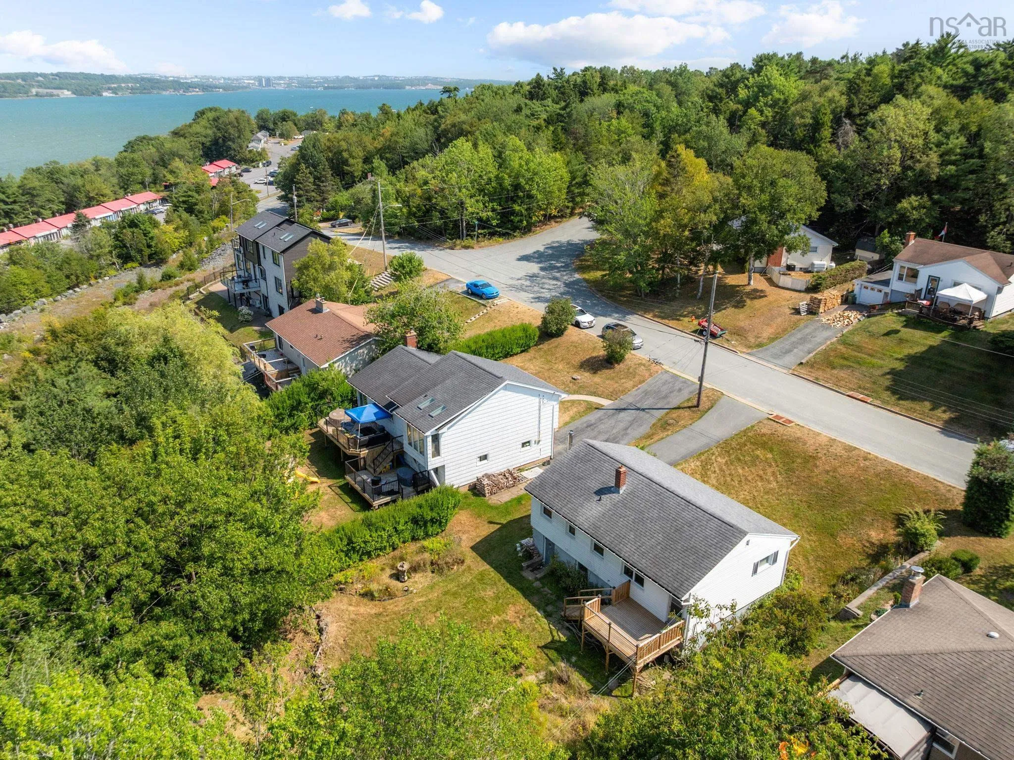 13 Glenmont Avenue, Bedford, NS B4A 1H1, 3 Bedrooms Bedrooms, ,1 BathroomBathrooms,Residential,For Sale,Glenmont,202520770