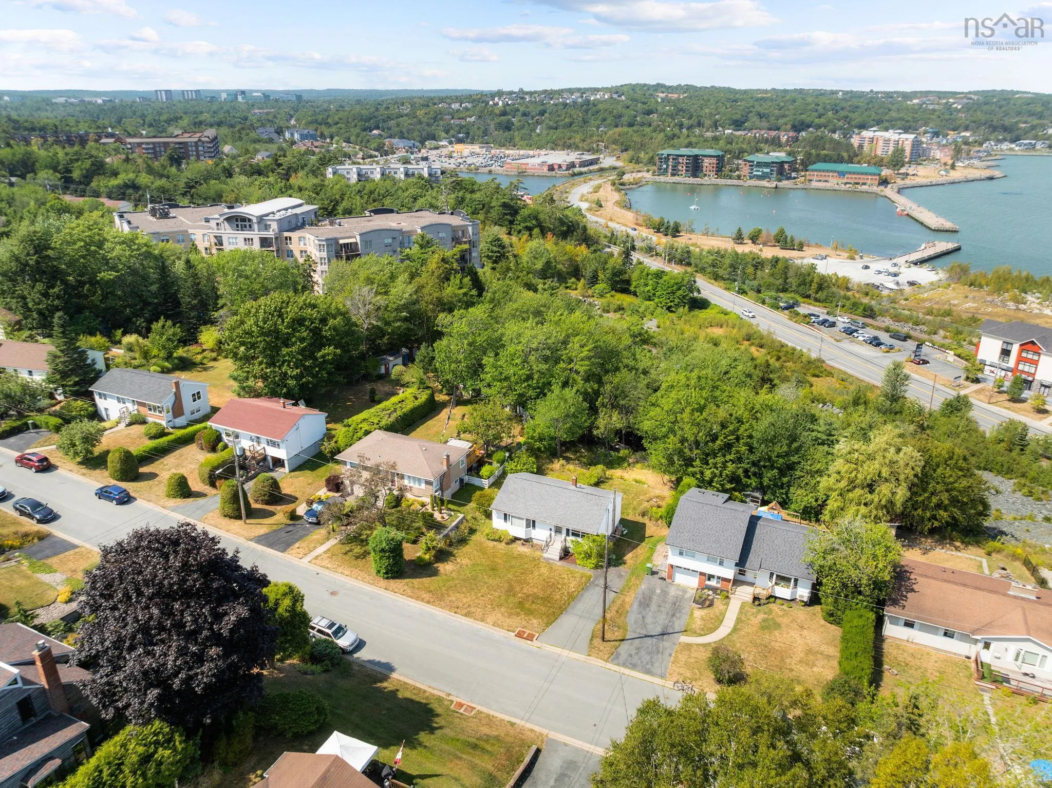 13 Glenmont Avenue, Bedford, NS B4A 1H1, 3 Bedrooms Bedrooms, ,1 BathroomBathrooms,Residential,For Sale,Glenmont,202520770