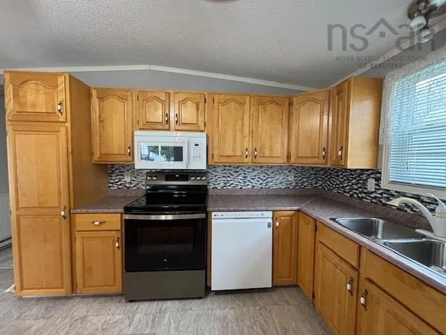 37 Belmont Drive, Bridgewater, NS B4V 4E6, 3 Bedrooms Bedrooms, ,2 BathroomsBathrooms,Residential,For Sale,Belmont,202518358