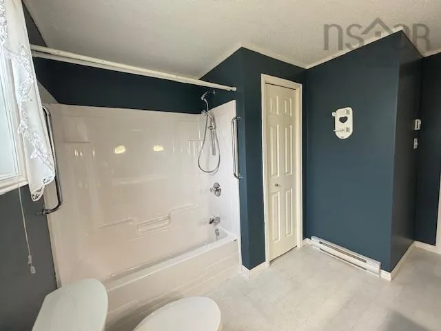 37 Belmont Drive, Bridgewater, NS B4V 4E6, 3 Bedrooms Bedrooms, ,2 BathroomsBathrooms,Residential,For Sale,Belmont,202518358