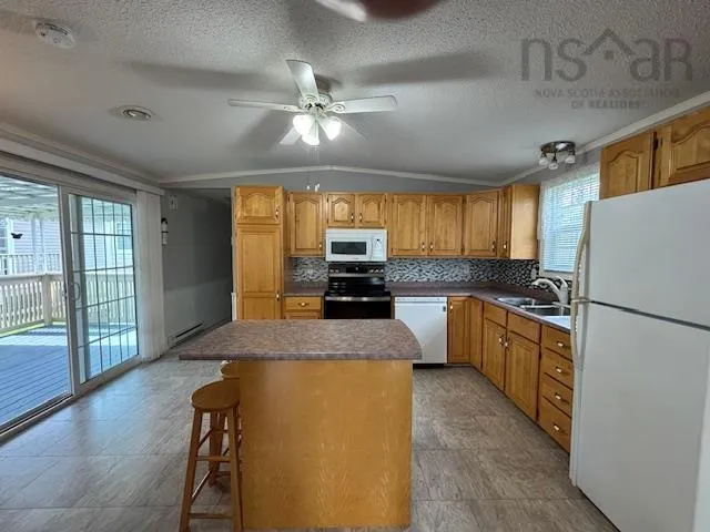 37 Belmont Drive, Bridgewater, NS B4V 4E6, 3 Bedrooms Bedrooms, ,2 BathroomsBathrooms,Residential,For Sale,Belmont,202518358
