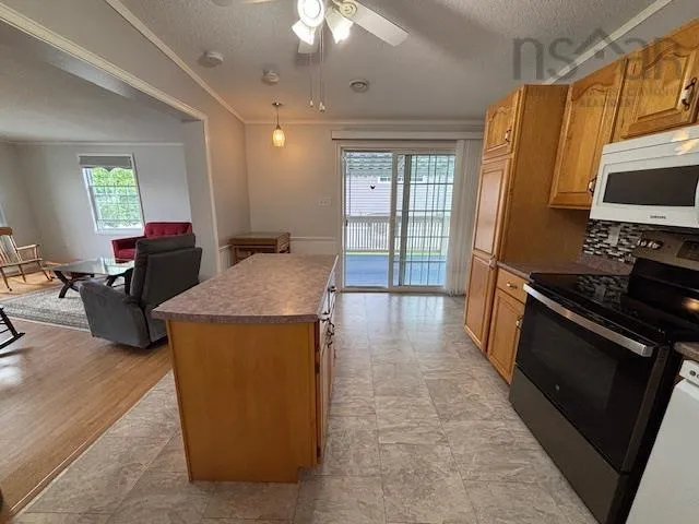 37 Belmont Drive, Bridgewater, NS B4V 4E6, 3 Bedrooms Bedrooms, ,2 BathroomsBathrooms,Residential,For Sale,Belmont,202518358