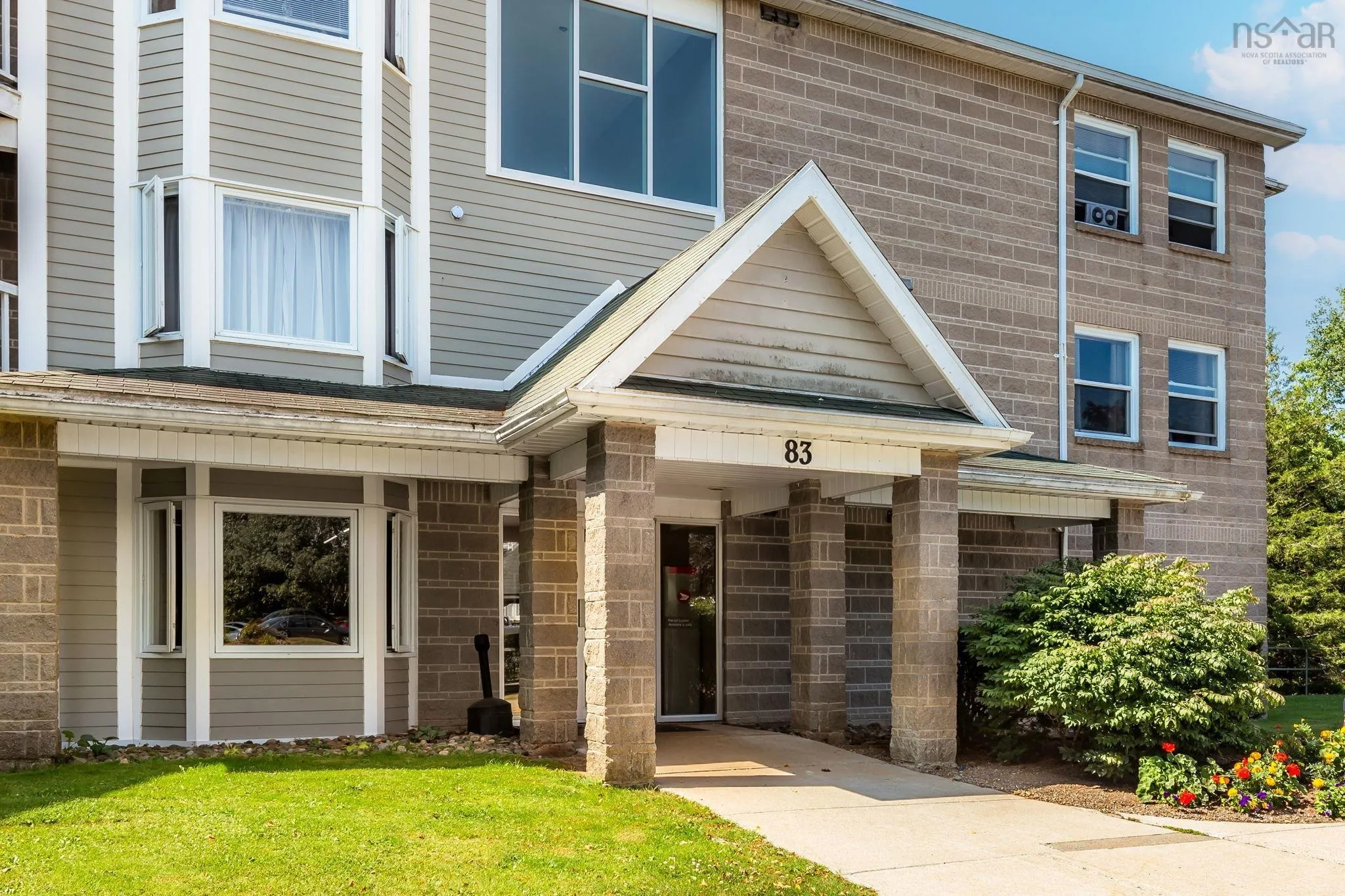 201-83 Kearney Lake Road, Halifax, NS B3M 4E6, 2 Bedrooms Bedrooms, ,1 BathroomBathrooms,Residential,For Sale,Kearney Lake,202518936