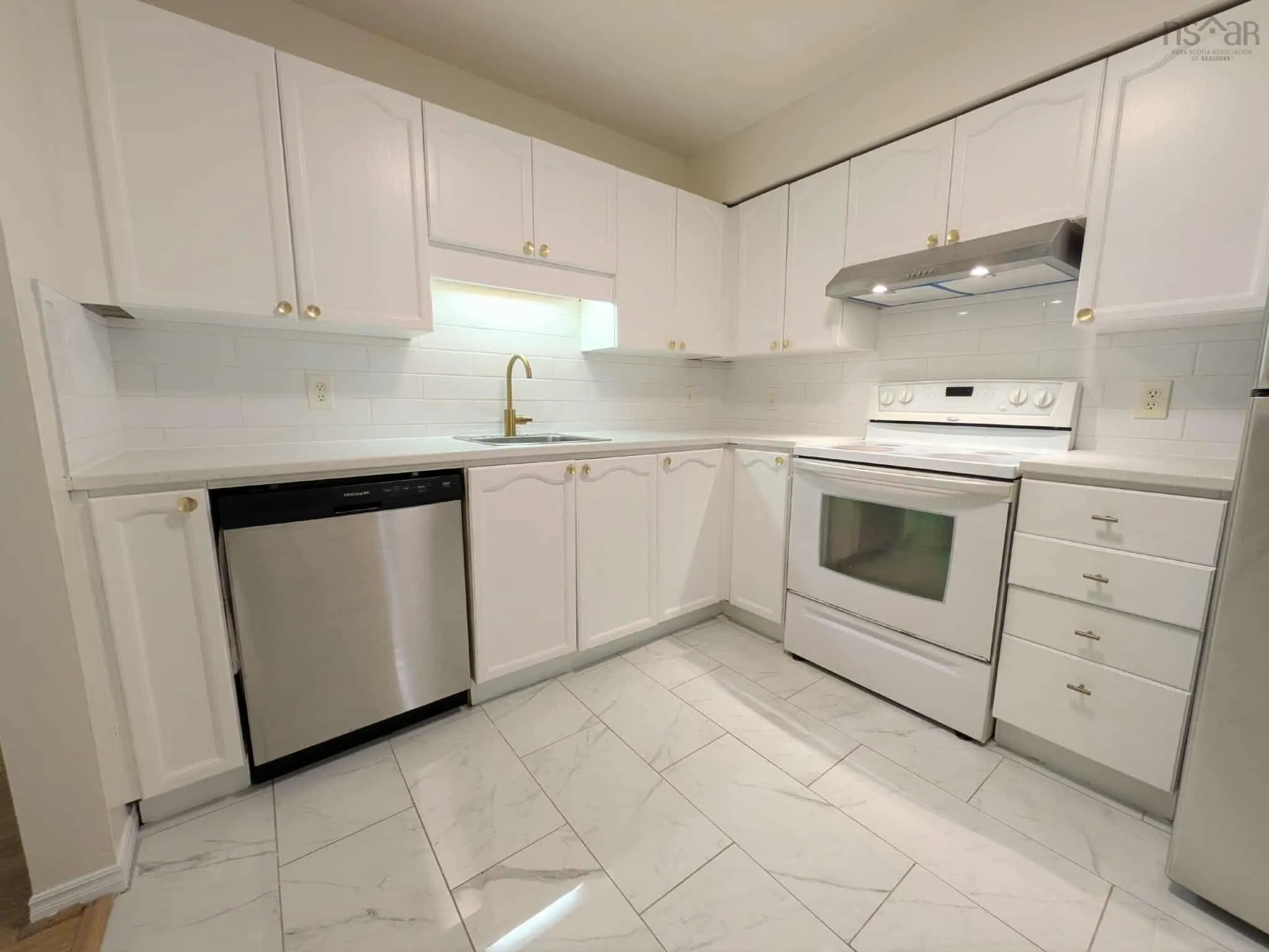 201-83 Kearney Lake Road, Halifax, NS B3M 4E6, 2 Bedrooms Bedrooms, ,1 BathroomBathrooms,Residential,For Sale,Kearney Lake,202518936