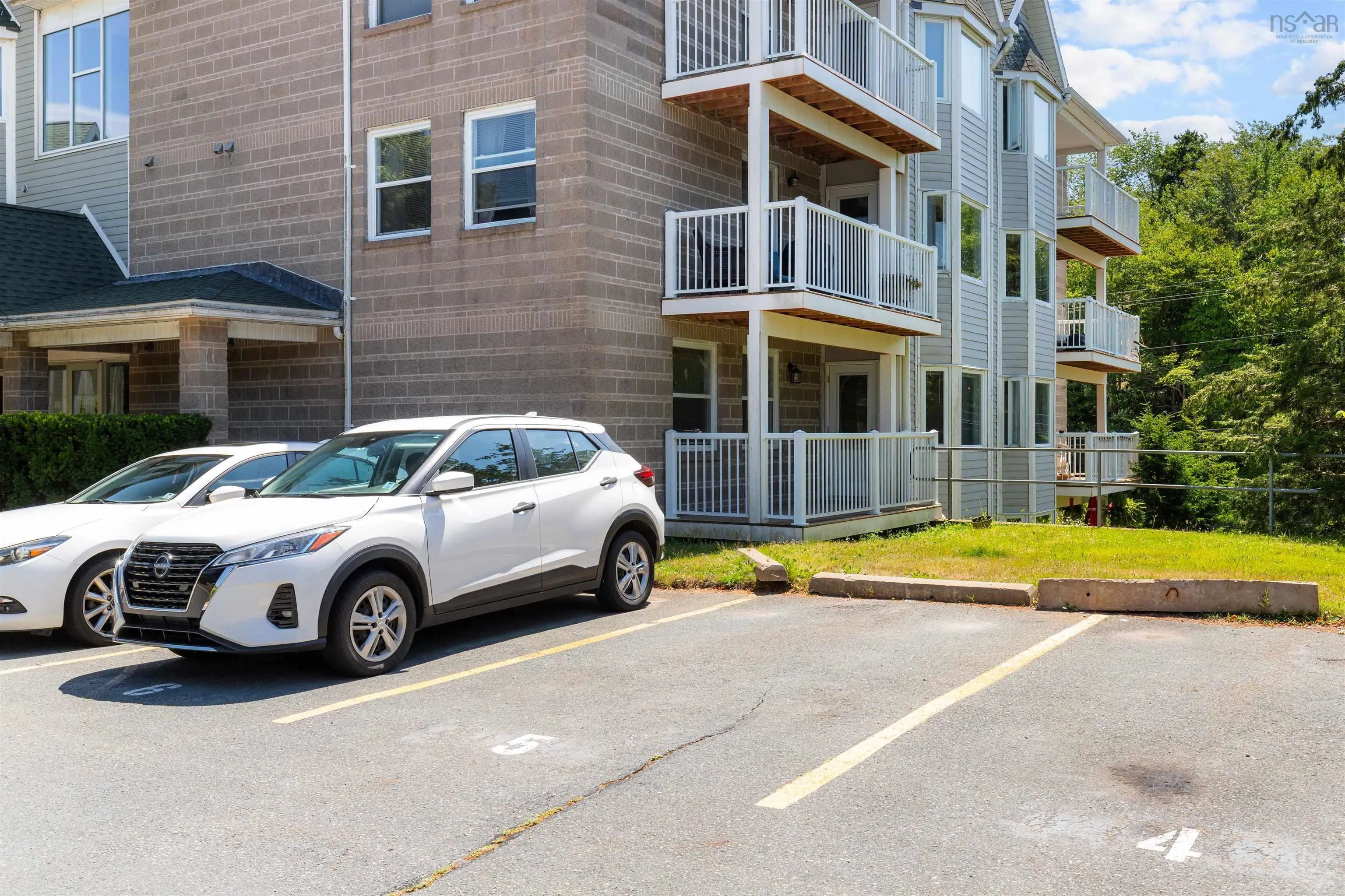 201-83 Kearney Lake Road, Halifax, NS B3M 4E6, 2 Bedrooms Bedrooms, ,1 BathroomBathrooms,Residential,For Sale,Kearney Lake,202518936