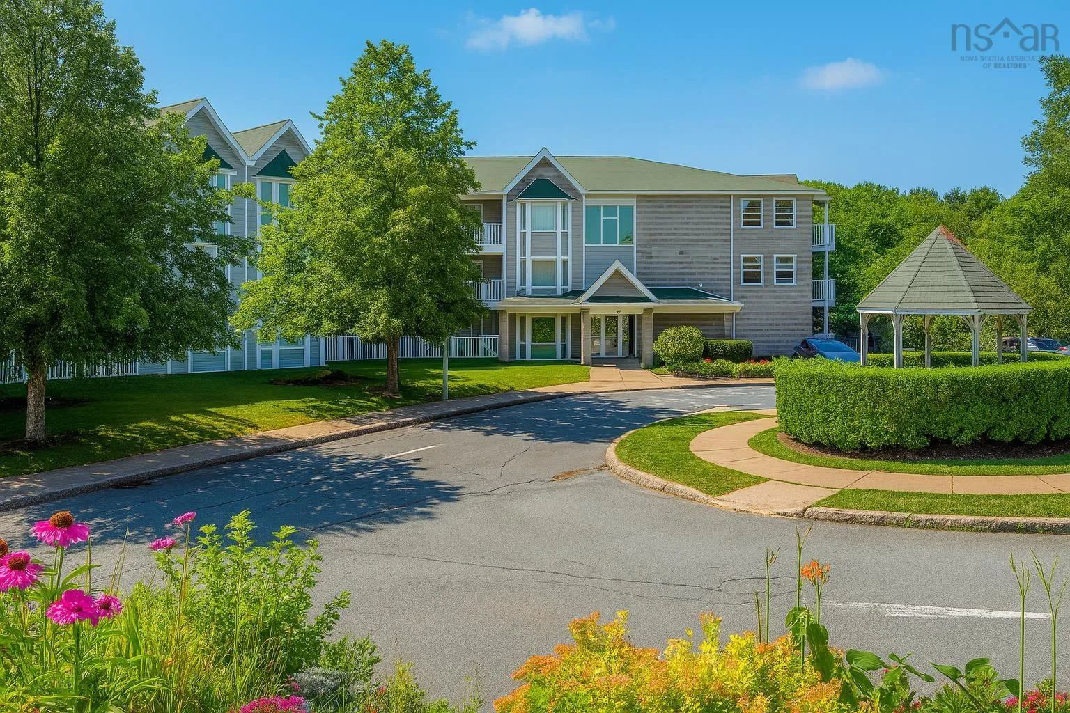 201-83 Kearney Lake Road, Halifax, NS B3M 4E6, 2 Bedrooms Bedrooms, ,1 BathroomBathrooms,Residential,For Sale,Kearney Lake,202518936