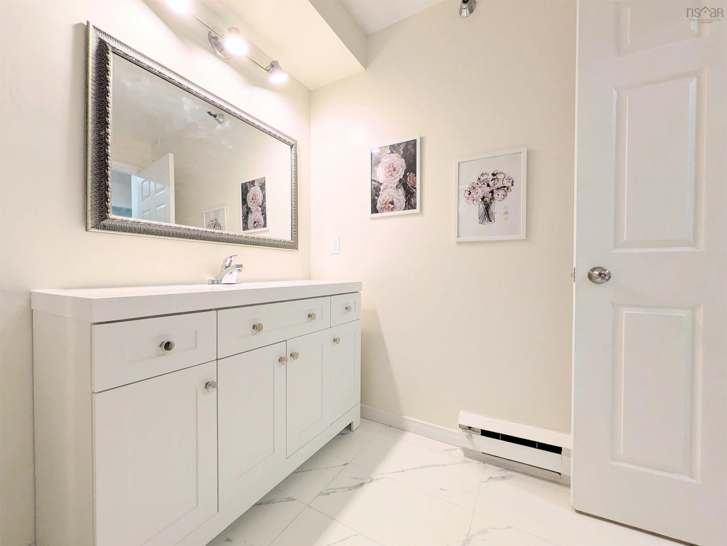 201-83 Kearney Lake Road, Halifax, NS B3M 4E6, 2 Bedrooms Bedrooms, ,1 BathroomBathrooms,Residential,For Sale,Kearney Lake,202518936