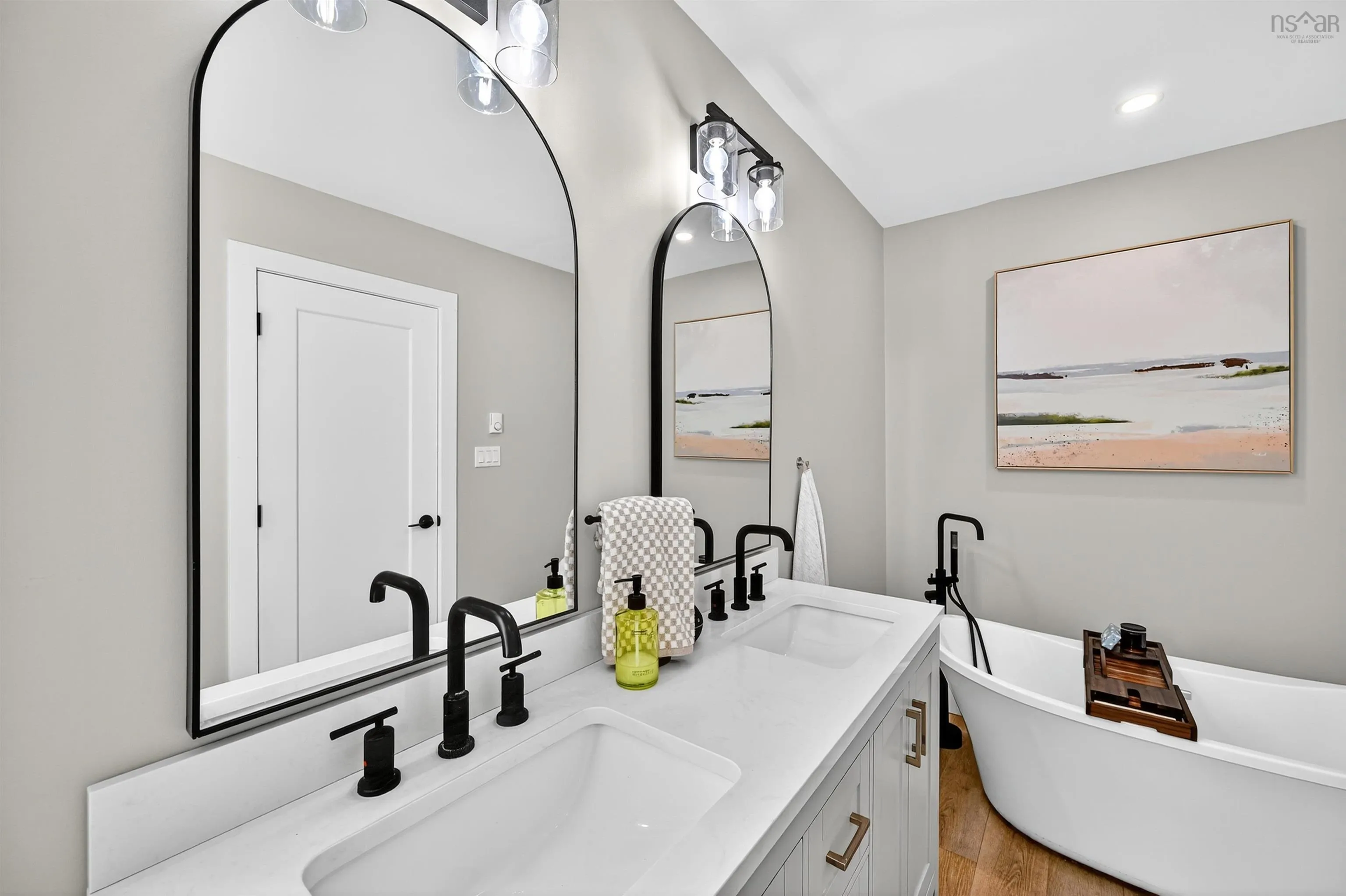 781 Westmount Road, Sydney, NS B1R 1B9, 4 Bedrooms Bedrooms, ,4 BathroomsBathrooms,Residential,For Sale,Westmount,202525422