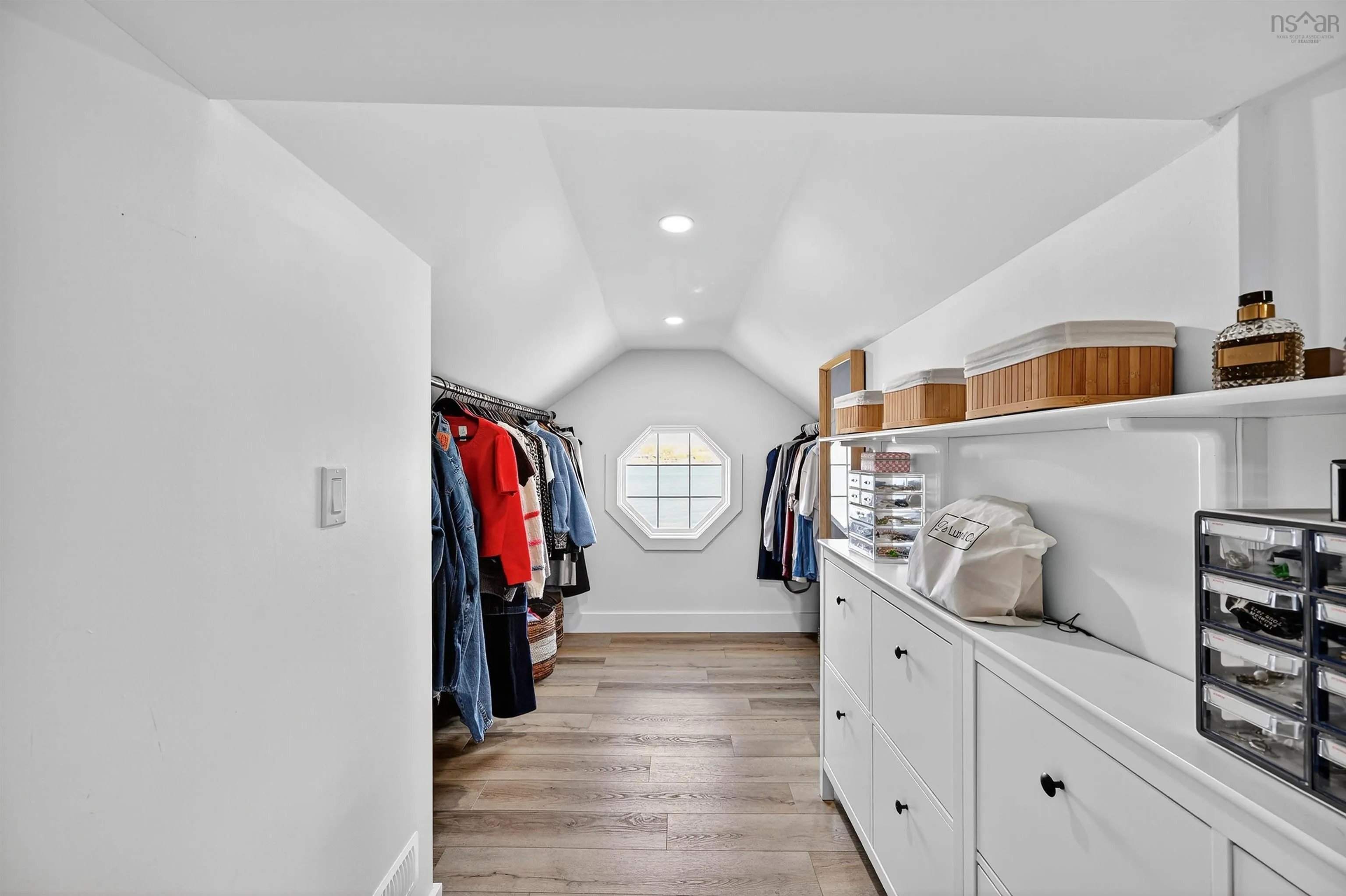 781 Westmount Road, Sydney, NS B1R 1B9, 4 Bedrooms Bedrooms, ,4 BathroomsBathrooms,Residential,For Sale,Westmount,202525422