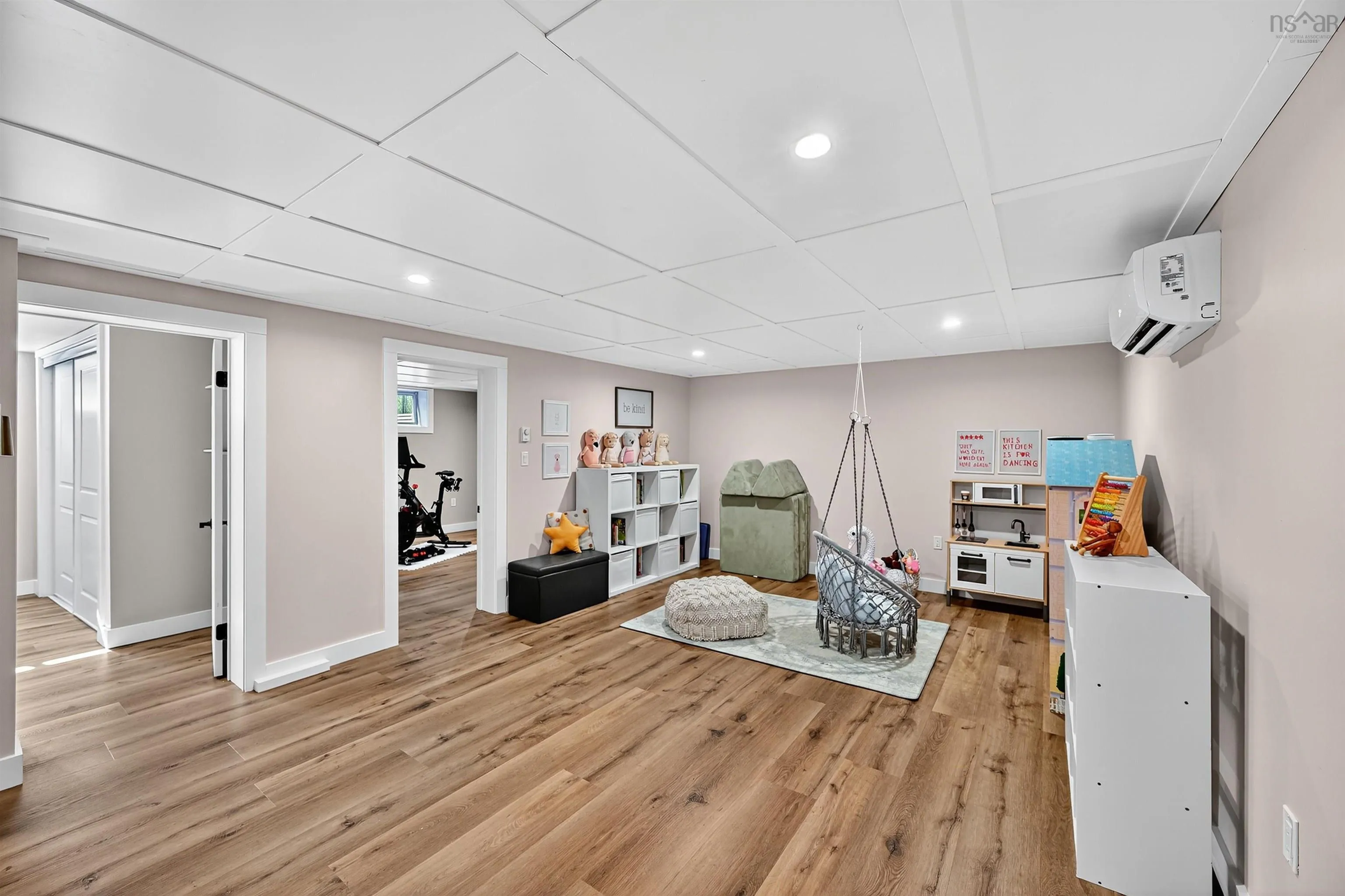 781 Westmount Road, Sydney, NS B1R 1B9, 4 Bedrooms Bedrooms, ,4 BathroomsBathrooms,Residential,For Sale,Westmount,202525422