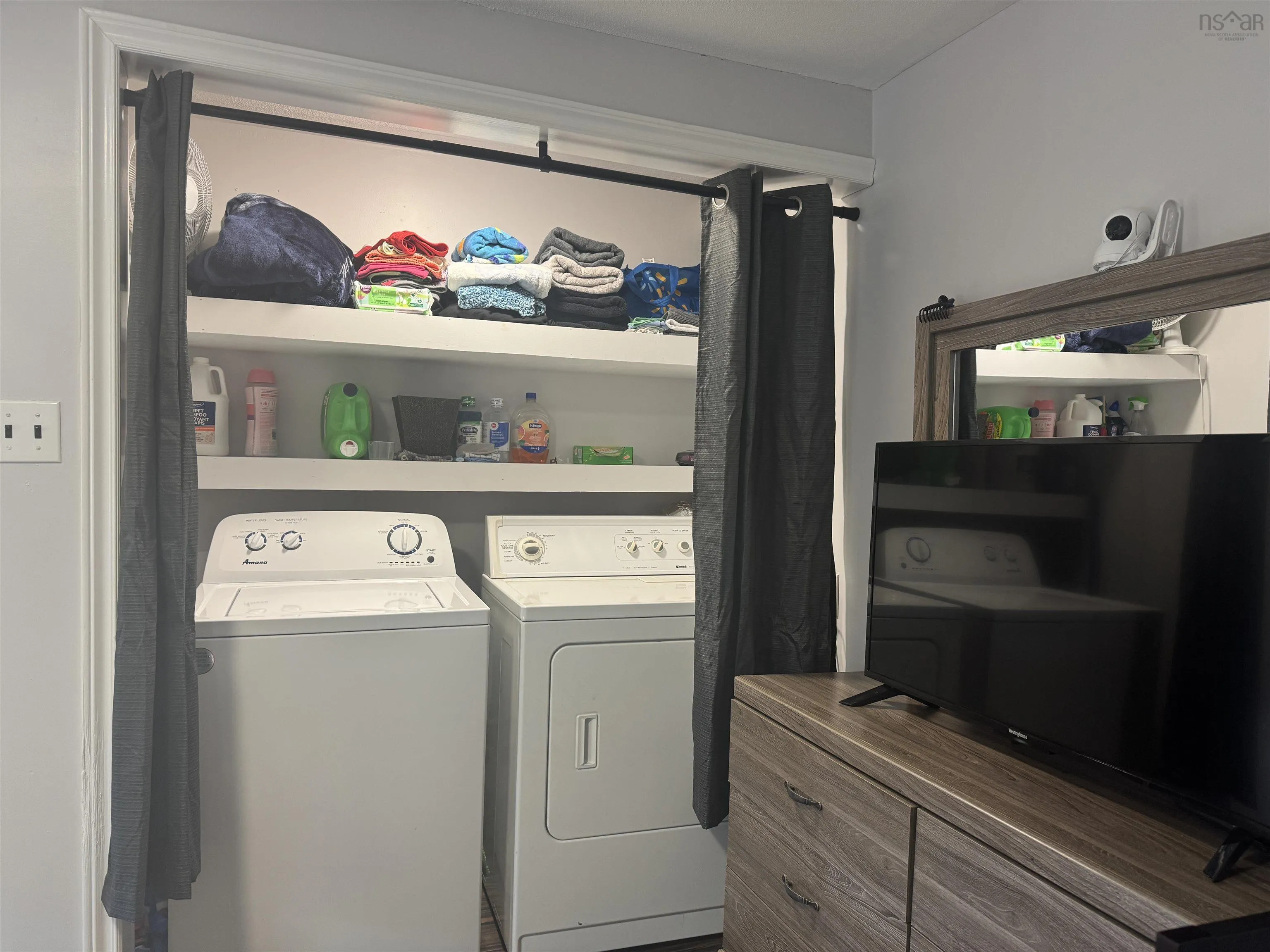 4 Bushells Lane, North Sydney, NS B2A 3L6, 2 Bedrooms Bedrooms, ,1 BathroomBathrooms,Residential,For Sale,Bushells,202521110