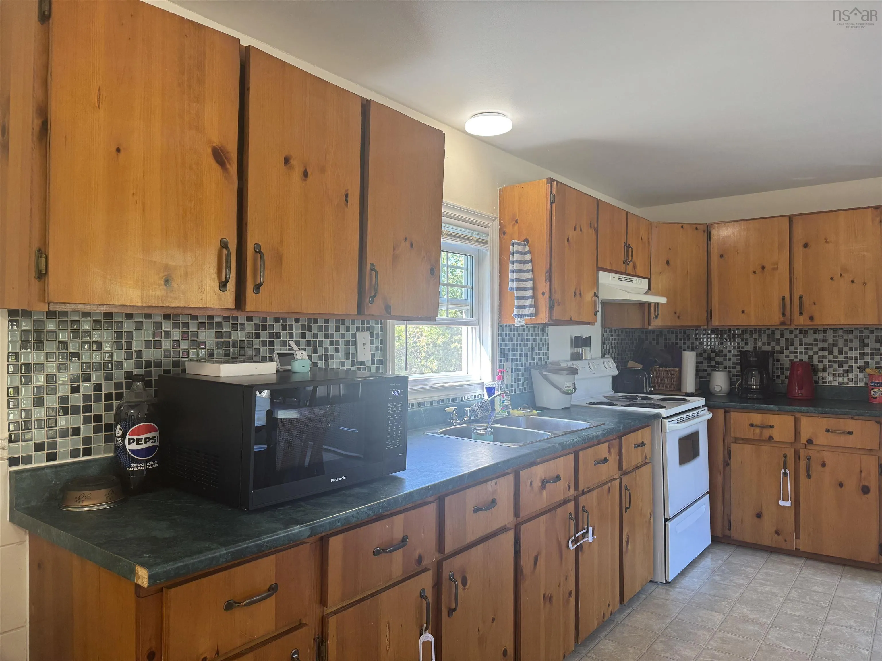 4 Bushells Lane, North Sydney, NS B2A 3L6, 2 Bedrooms Bedrooms, ,1 BathroomBathrooms,Residential,For Sale,Bushells,202521110