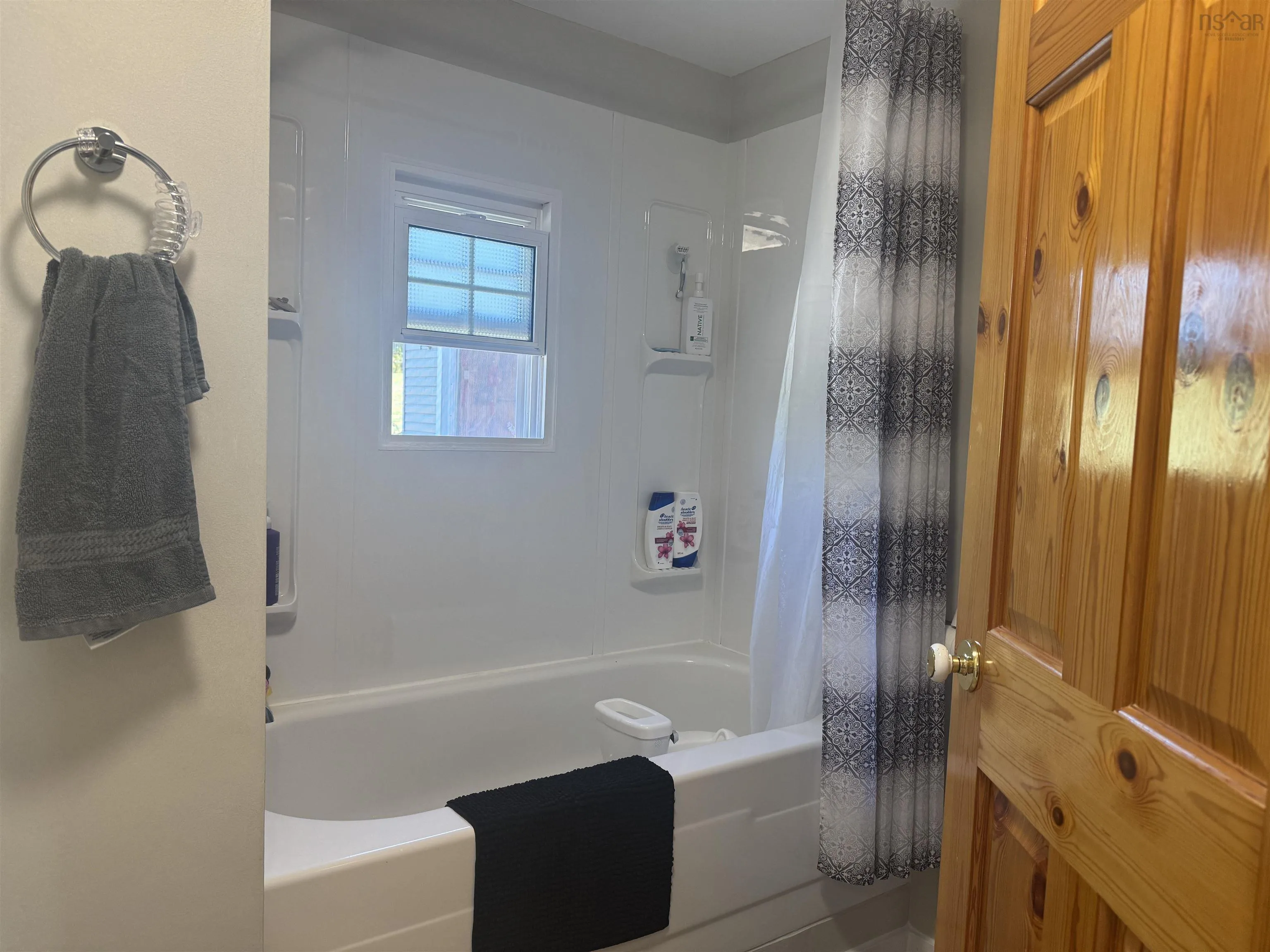 4 Bushells Lane, North Sydney, NS B2A 3L6, 2 Bedrooms Bedrooms, ,1 BathroomBathrooms,Residential,For Sale,Bushells,202521110