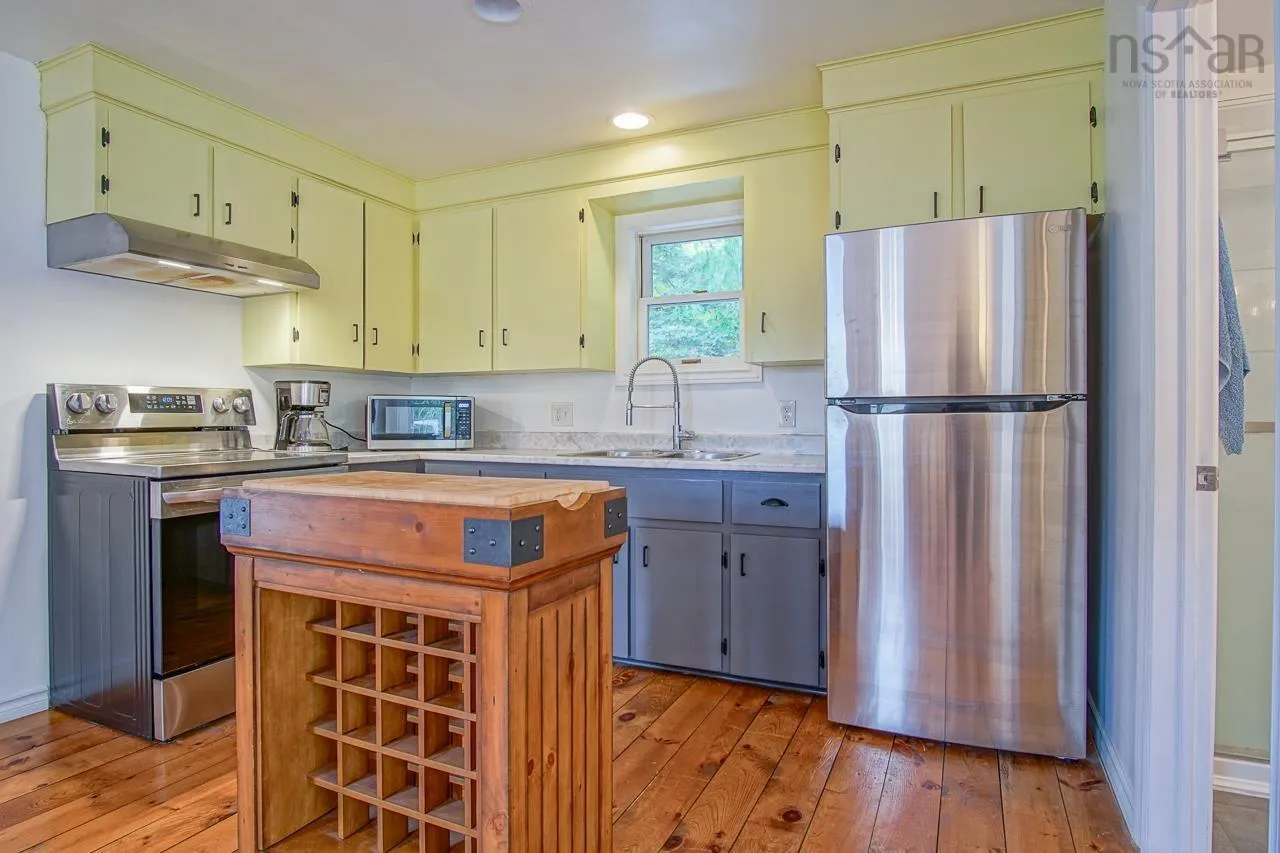 17 Pleasant Street, Kingsport, NS B0P 1H0, 3 Bedrooms Bedrooms, ,2 BathroomsBathrooms,Residential,For Sale,Pleasant,202521676