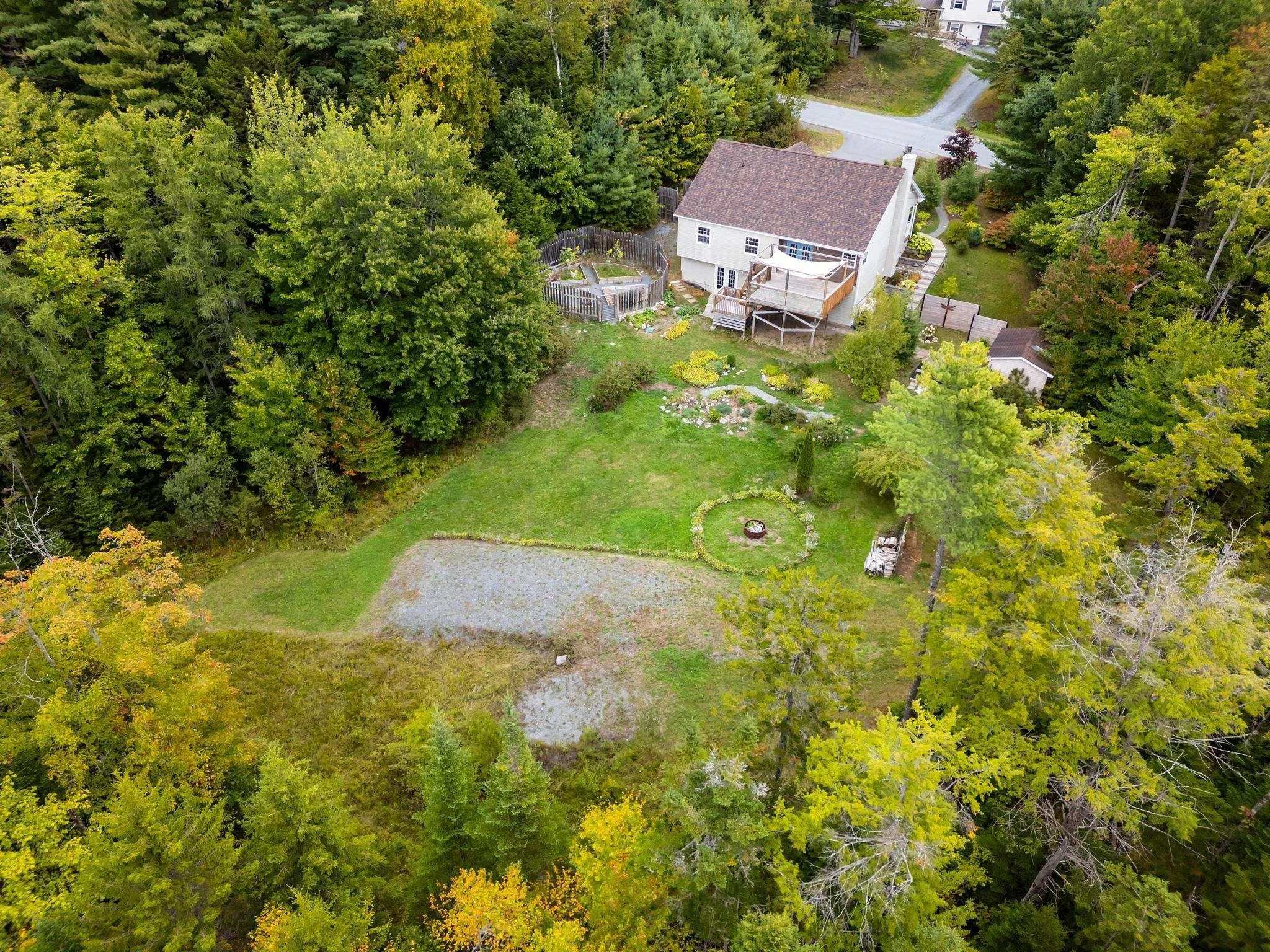 24 Carriage Road, Windsor Junction, NS B2T 1G3, 3 Bedrooms Bedrooms, ,2 BathroomsBathrooms,Residential,For Sale,Carriage,202523941