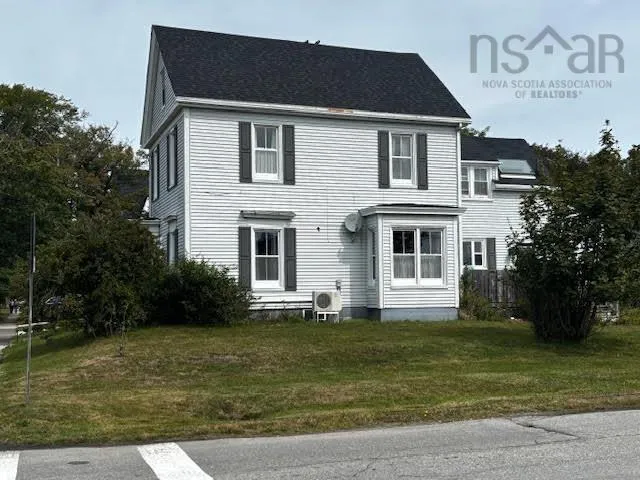 53 William Street, Yarmouth, NS B5A 1Y4, 4 Bedrooms Bedrooms, ,2 BathroomsBathrooms,Residential,For Sale,William,202522939