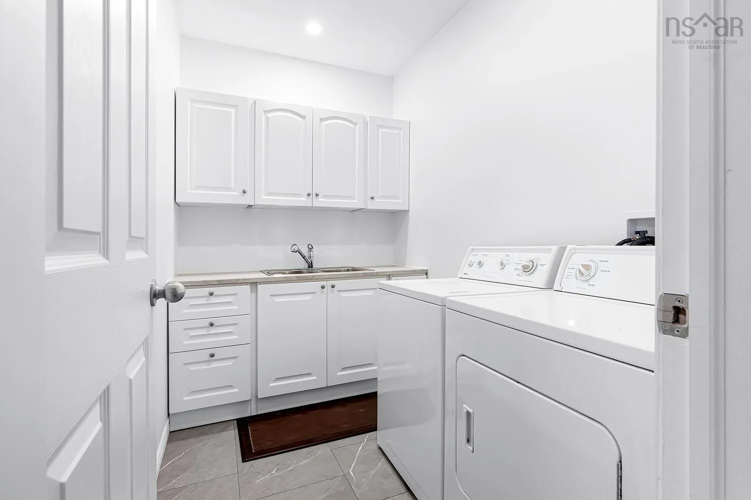 15 Essex Lane, Halifax, NS B3S 1E3, 4 Bedrooms Bedrooms, ,4 BathroomsBathrooms,Residential,For Sale,Essex,202519508