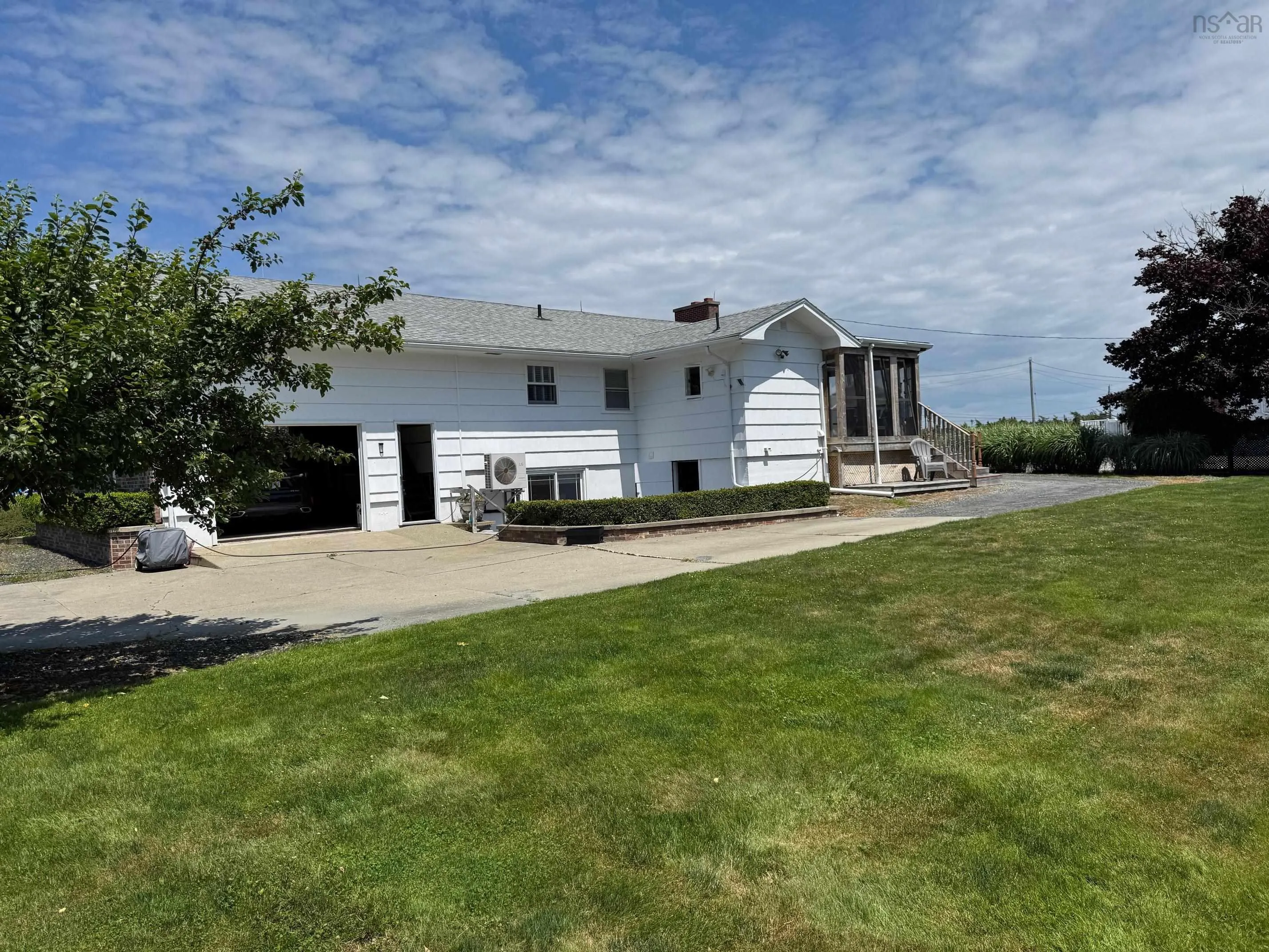 89 Pond Road, Lower West Pubnico, NS B0W 2C0, 4 Bedrooms Bedrooms, ,2 BathroomsBathrooms,Residential,For Sale,Pond,202519253
