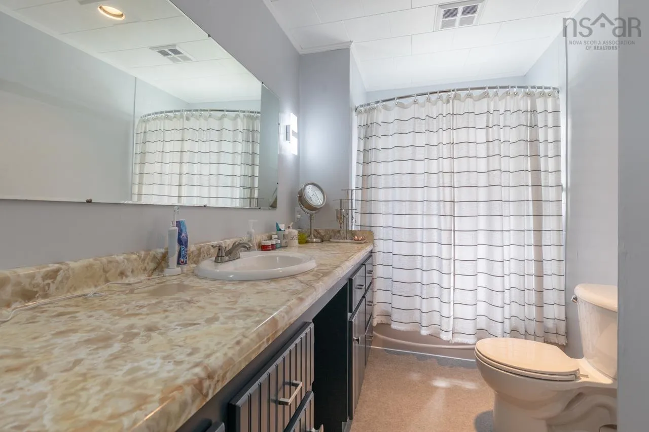 89 Pond Road, Lower West Pubnico, NS B0W 2C0, 4 Bedrooms Bedrooms, ,2 BathroomsBathrooms,Residential,For Sale,Pond,202519253
