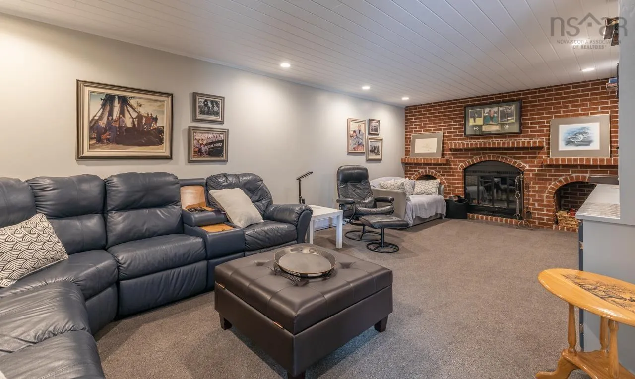 89 Pond Road, Lower West Pubnico, NS B0W 2C0, 4 Bedrooms Bedrooms, ,2 BathroomsBathrooms,Residential,For Sale,Pond,202519253