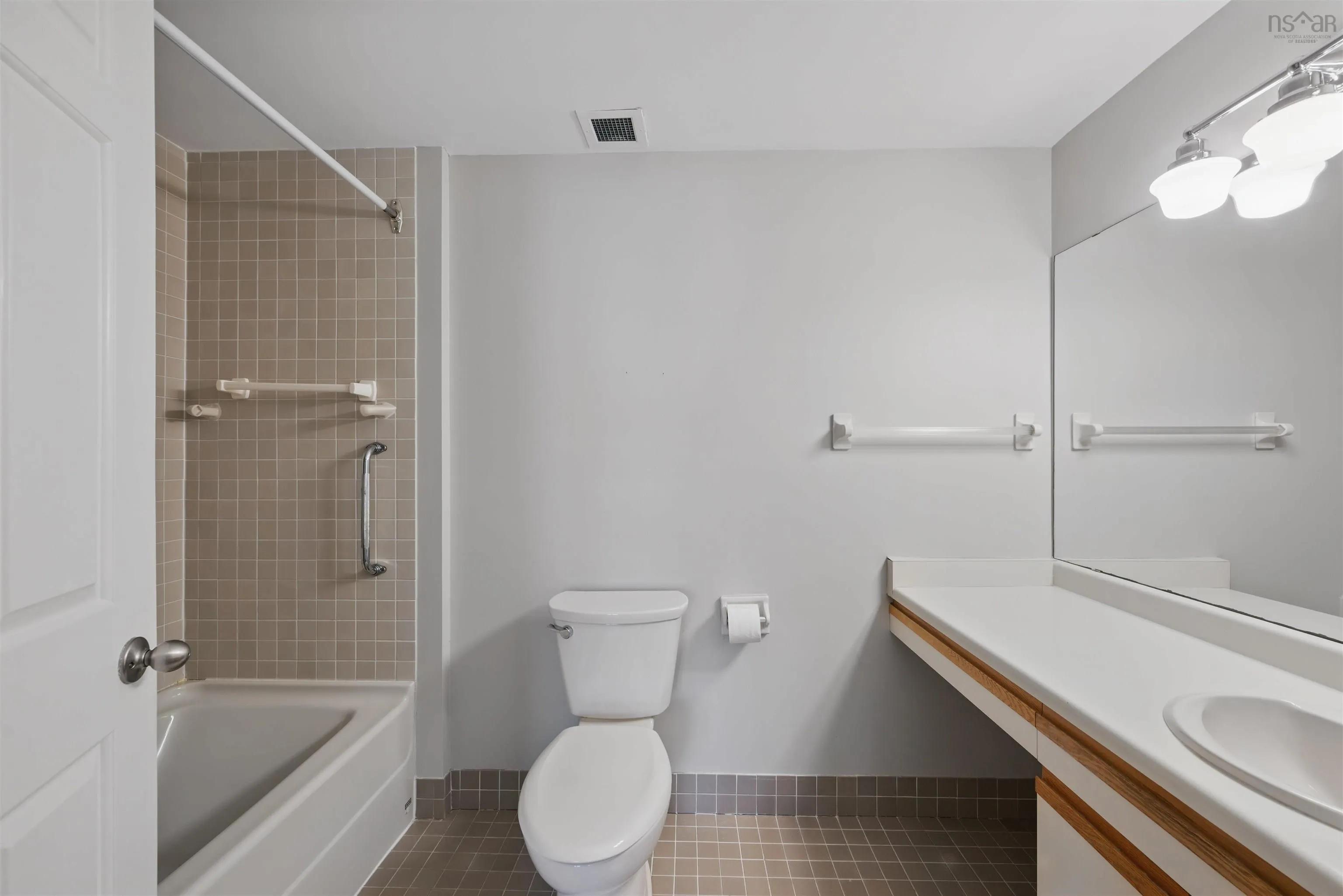 112-1350 Oxford Street, Halifax Peninsula Ns B3h 3y8, 2 Bedrooms Bedrooms, ,2 BathroomsBathrooms,Residential,For Sale,Oxford,202507002