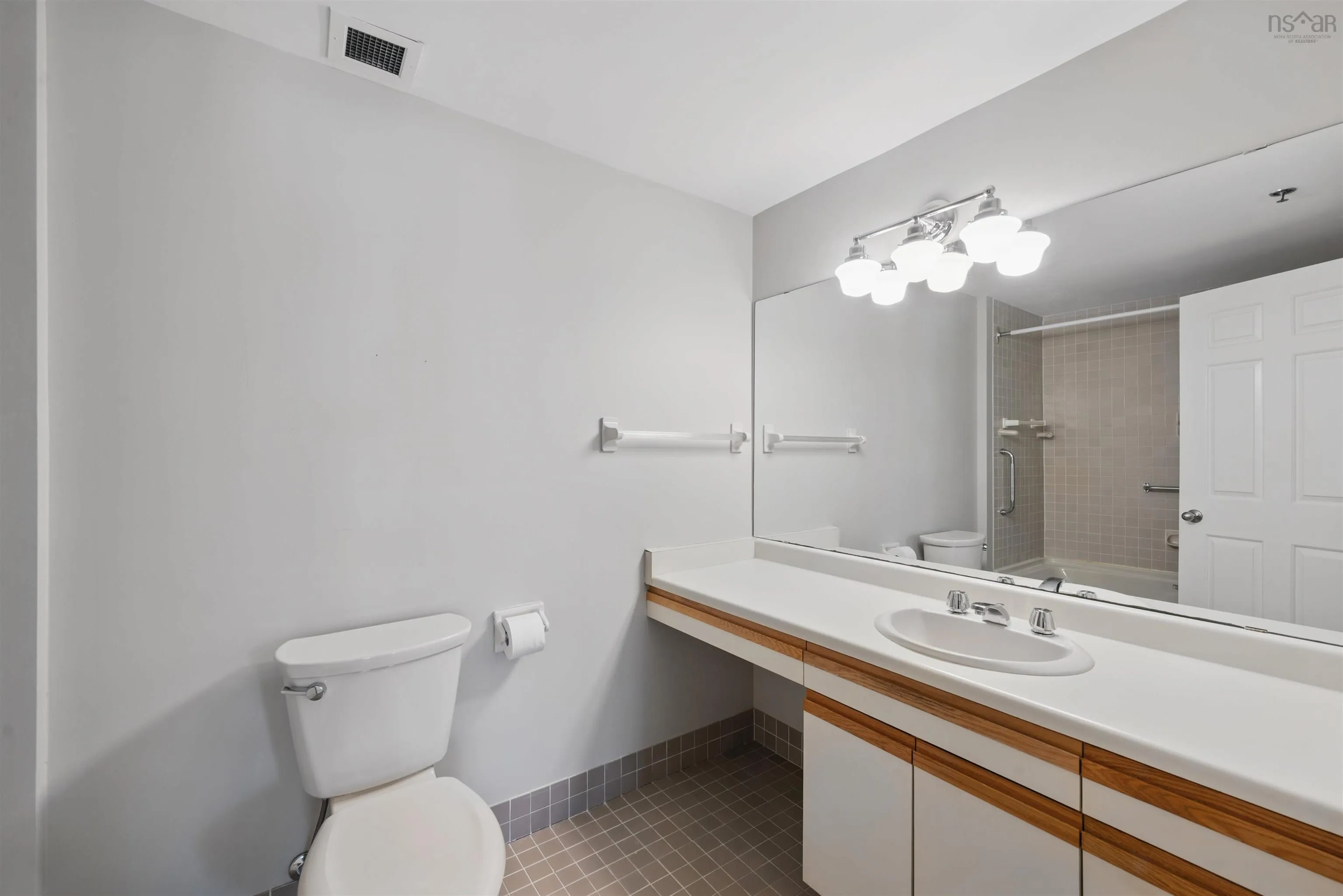 112-1350 Oxford Street, Halifax Peninsula Ns B3h 3y8, 2 Bedrooms Bedrooms, ,2 BathroomsBathrooms,Residential,For Sale,Oxford,202507002