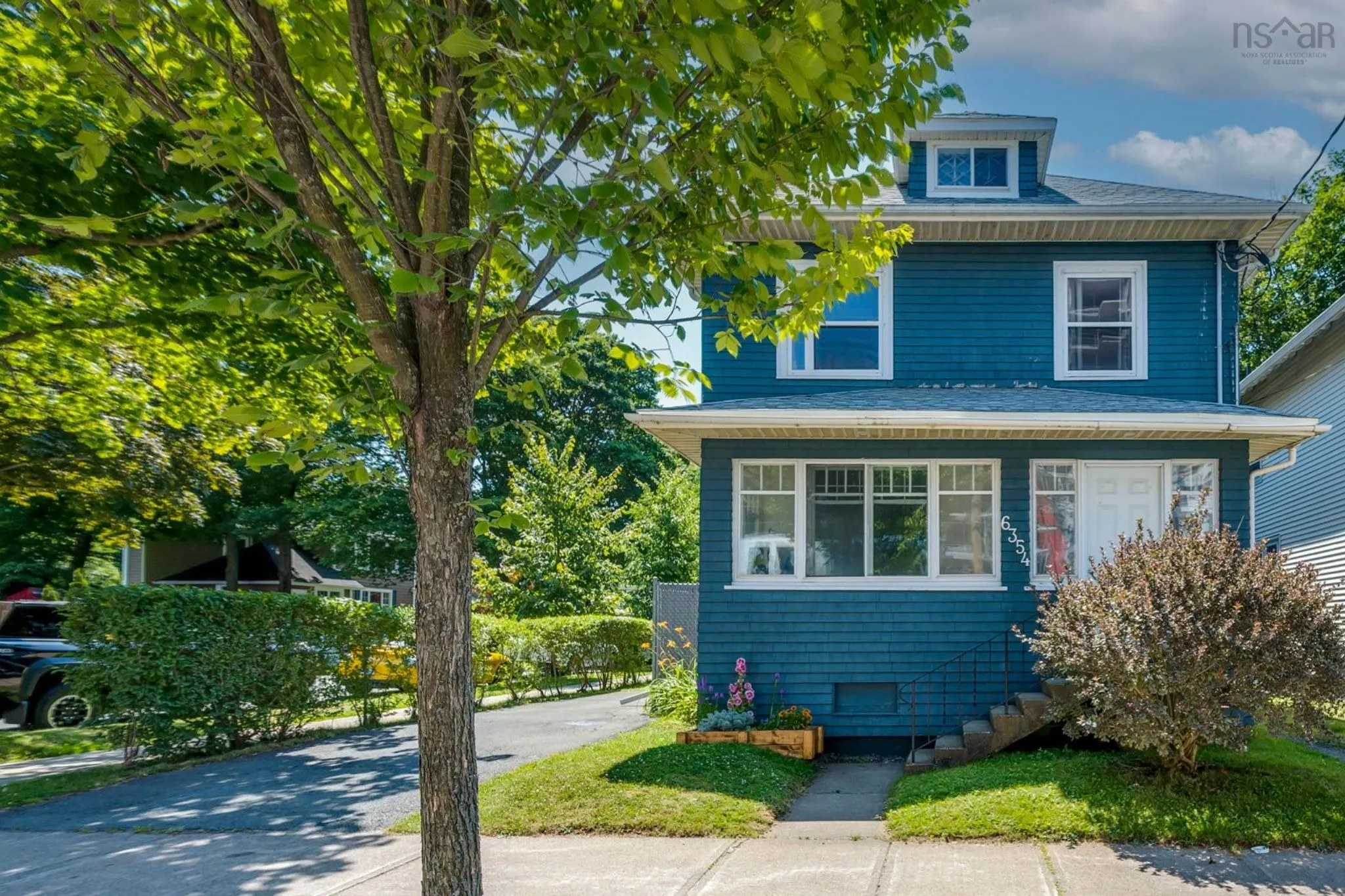 6354 Pepperell Street, Halifax, NS B3H 2P4, 6 Bedrooms Bedrooms, ,2 BathroomsBathrooms,Residential,For Sale,Pepperell,202523697