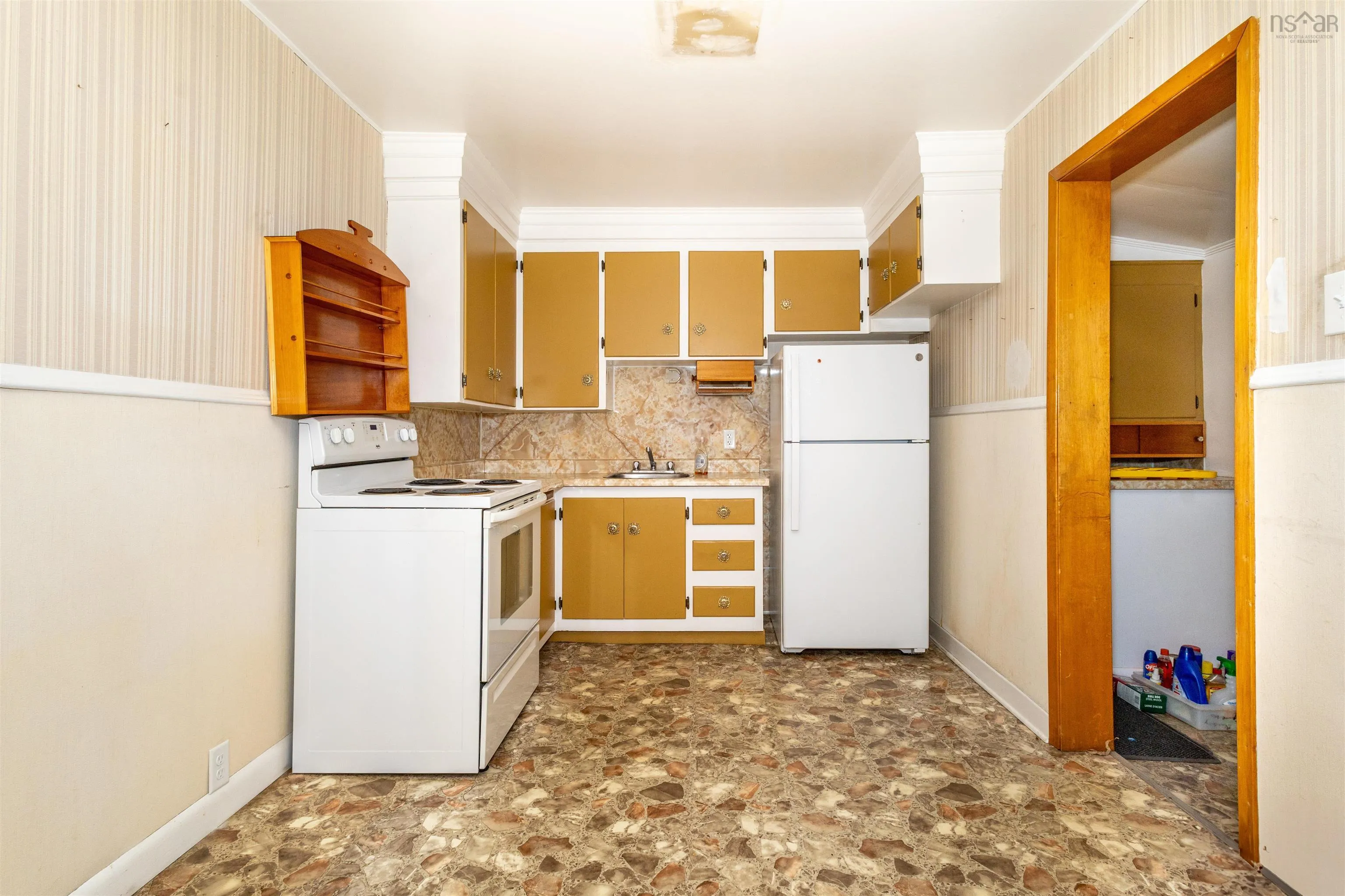 1373 Victoria Road, Sydney, NS B1N 2W9, 3 Bedrooms Bedrooms, ,1 BathroomBathrooms,Residential,For Sale,Victoria,202518166
