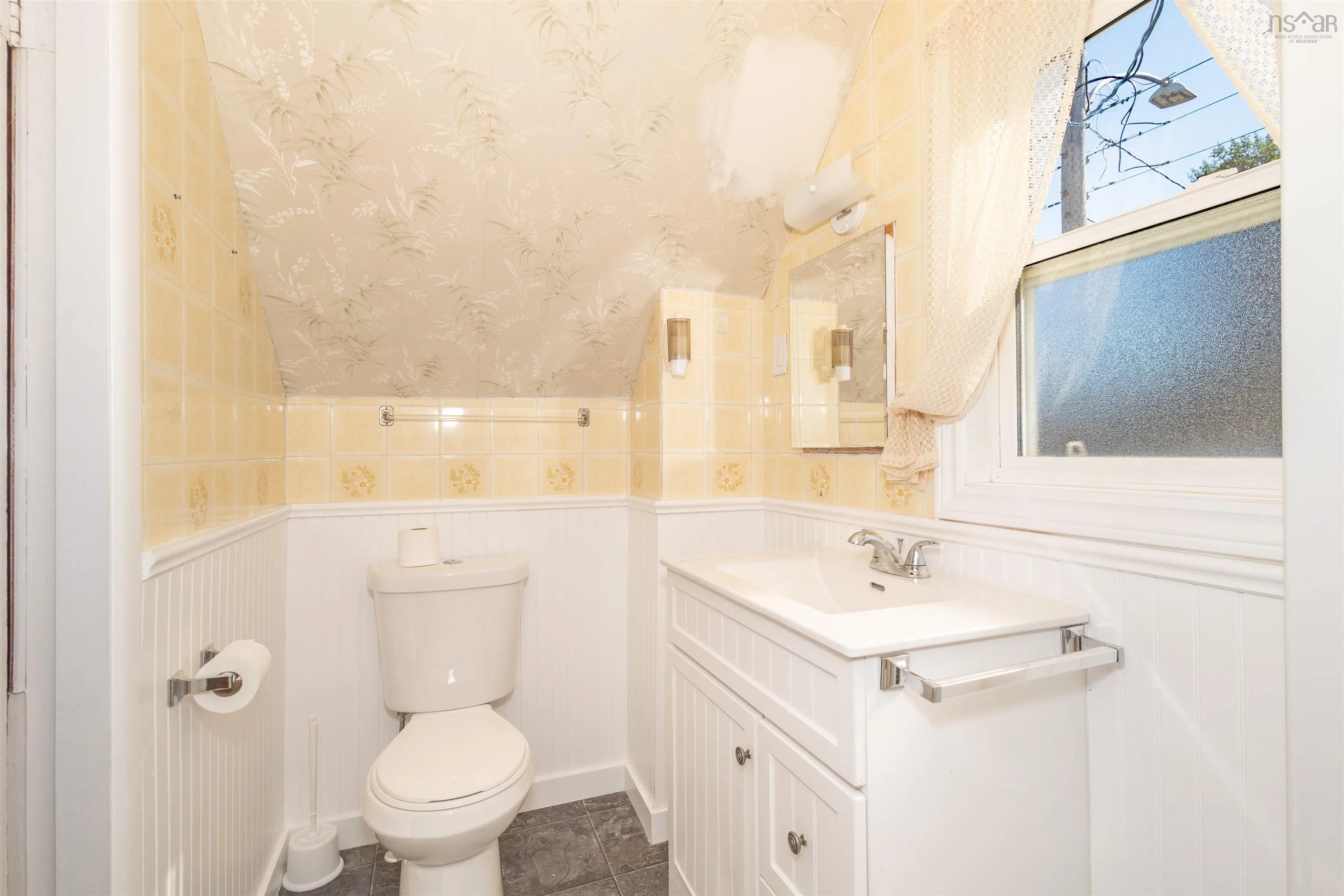 1373 Victoria Road, Sydney, NS B1N 2W9, 3 Bedrooms Bedrooms, ,1 BathroomBathrooms,Residential,For Sale,Victoria,202518166