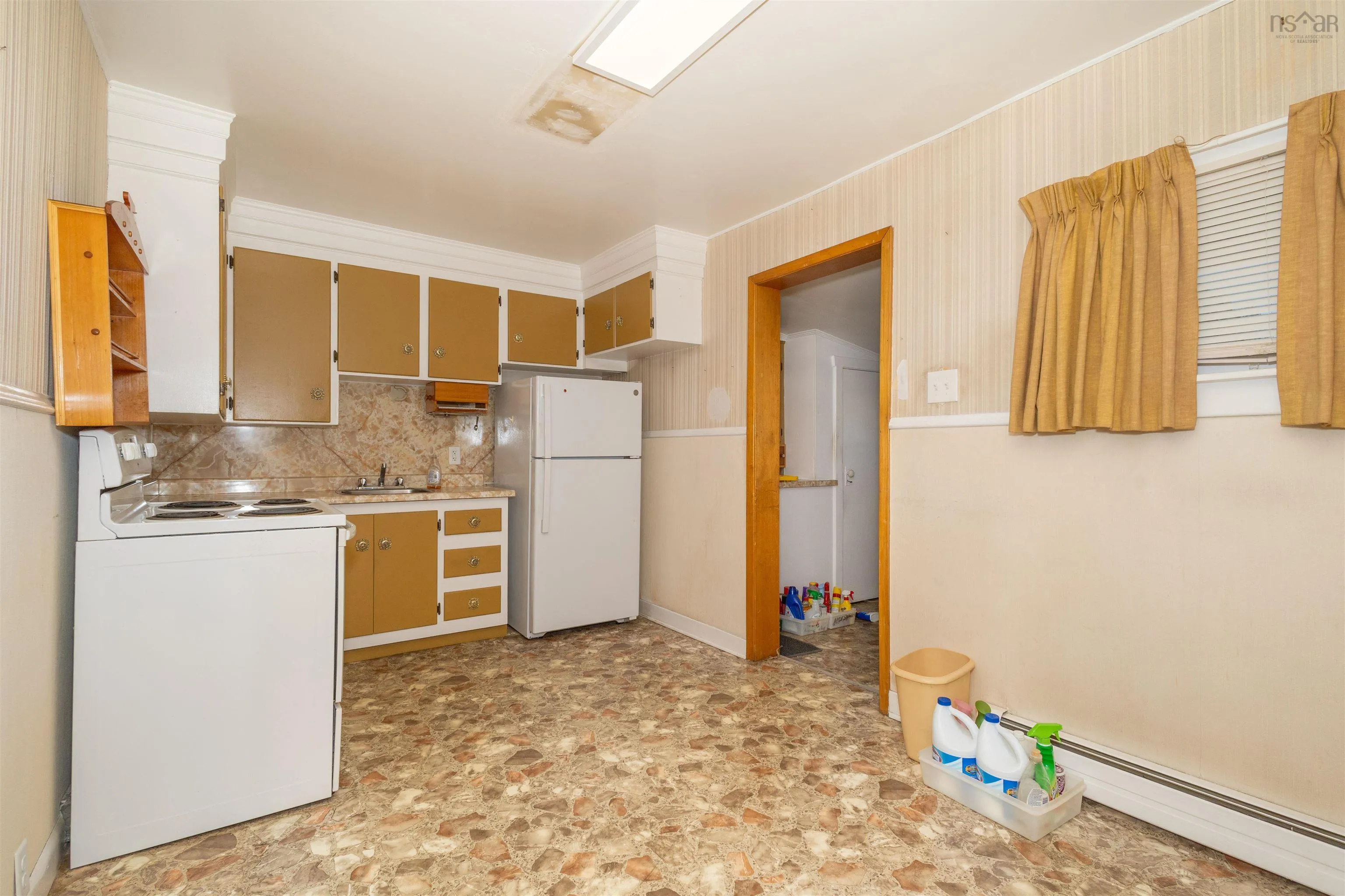 1373 Victoria Road, Sydney, NS B1N 2W9, 3 Bedrooms Bedrooms, ,1 BathroomBathrooms,Residential,For Sale,Victoria,202518166