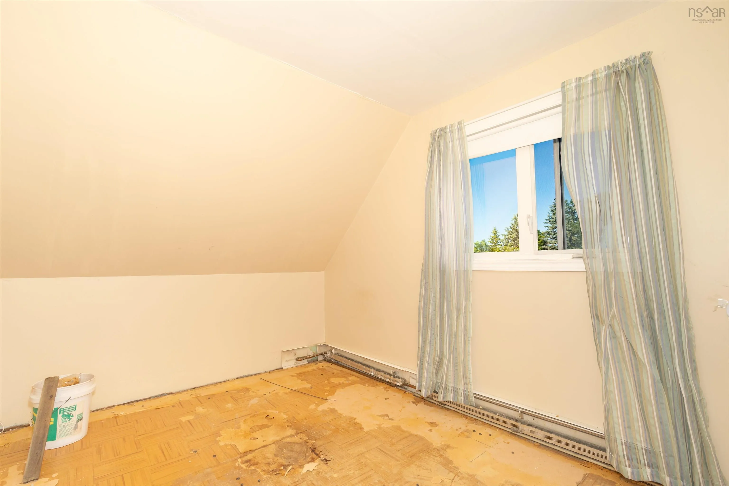 1373 Victoria Road, Sydney, NS B1N 2W9, 3 Bedrooms Bedrooms, ,1 BathroomBathrooms,Residential,For Sale,Victoria,202518166