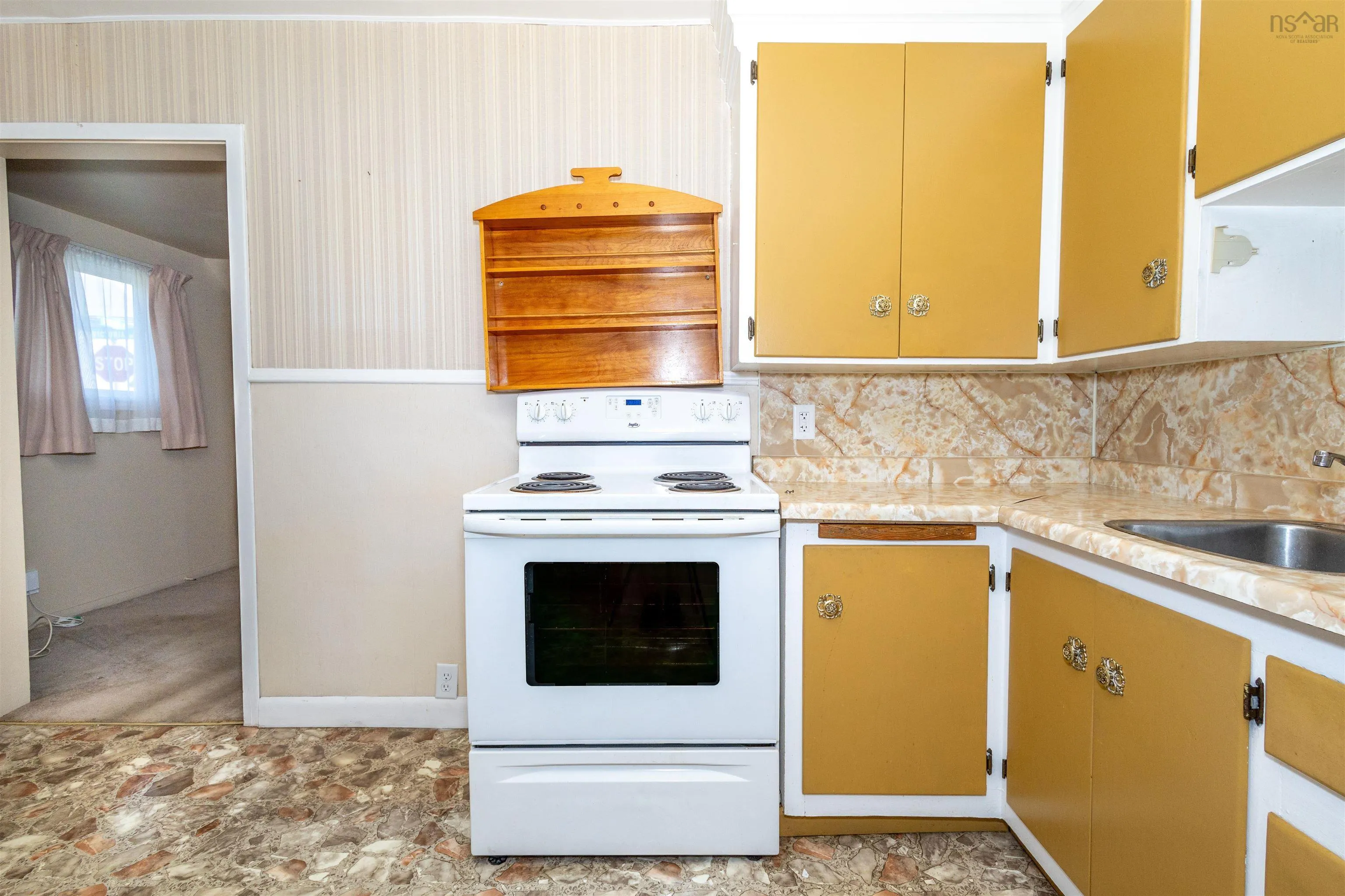 1373 Victoria Road, Sydney, NS B1N 2W9, 3 Bedrooms Bedrooms, ,1 BathroomBathrooms,Residential,For Sale,Victoria,202518166
