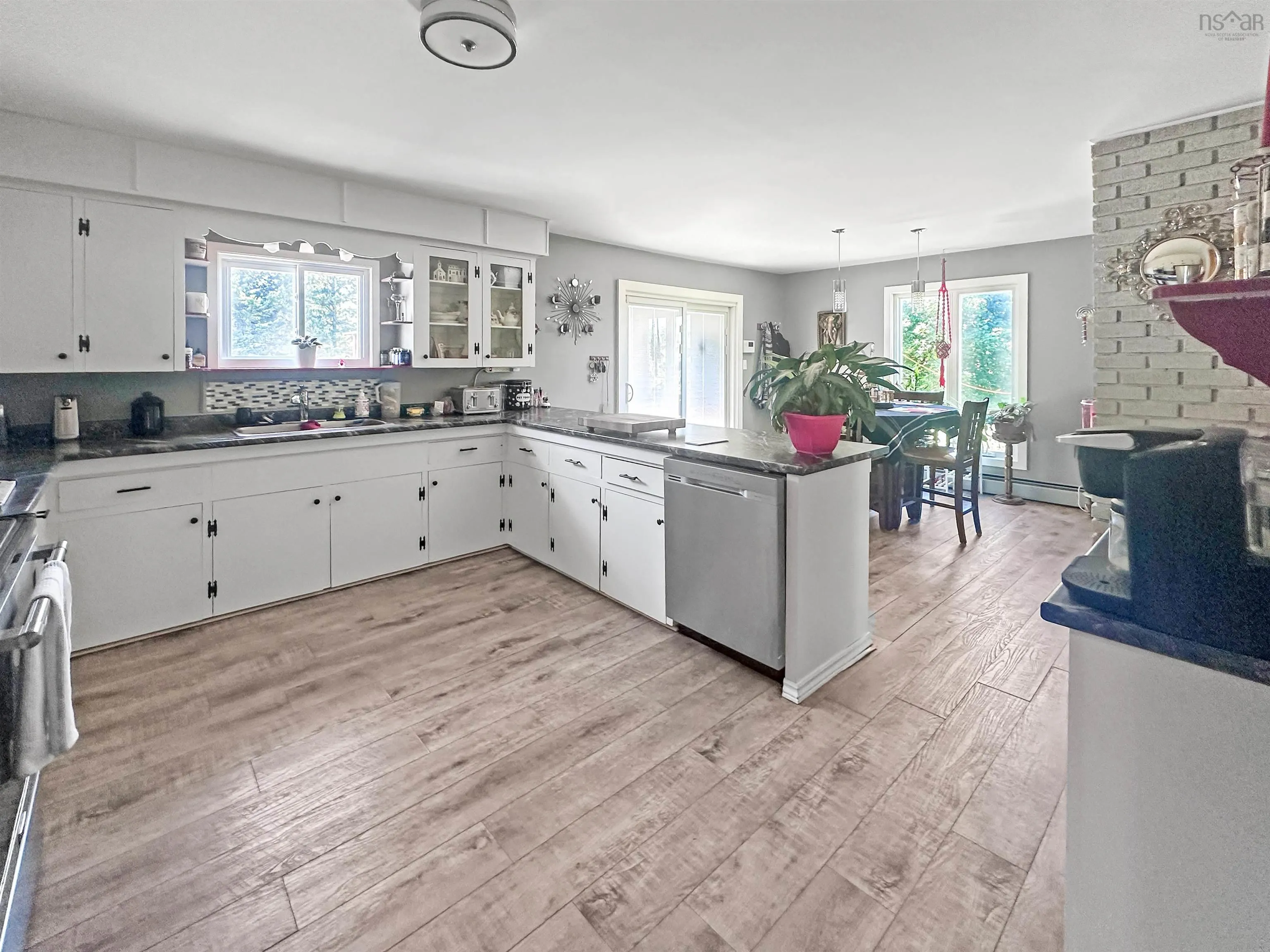 387 Lawrence Road, Rockland, NS B0P 1E0, 3 Bedrooms Bedrooms, ,1 BathroomBathrooms,Residential,For Sale,Lawrence,202522052