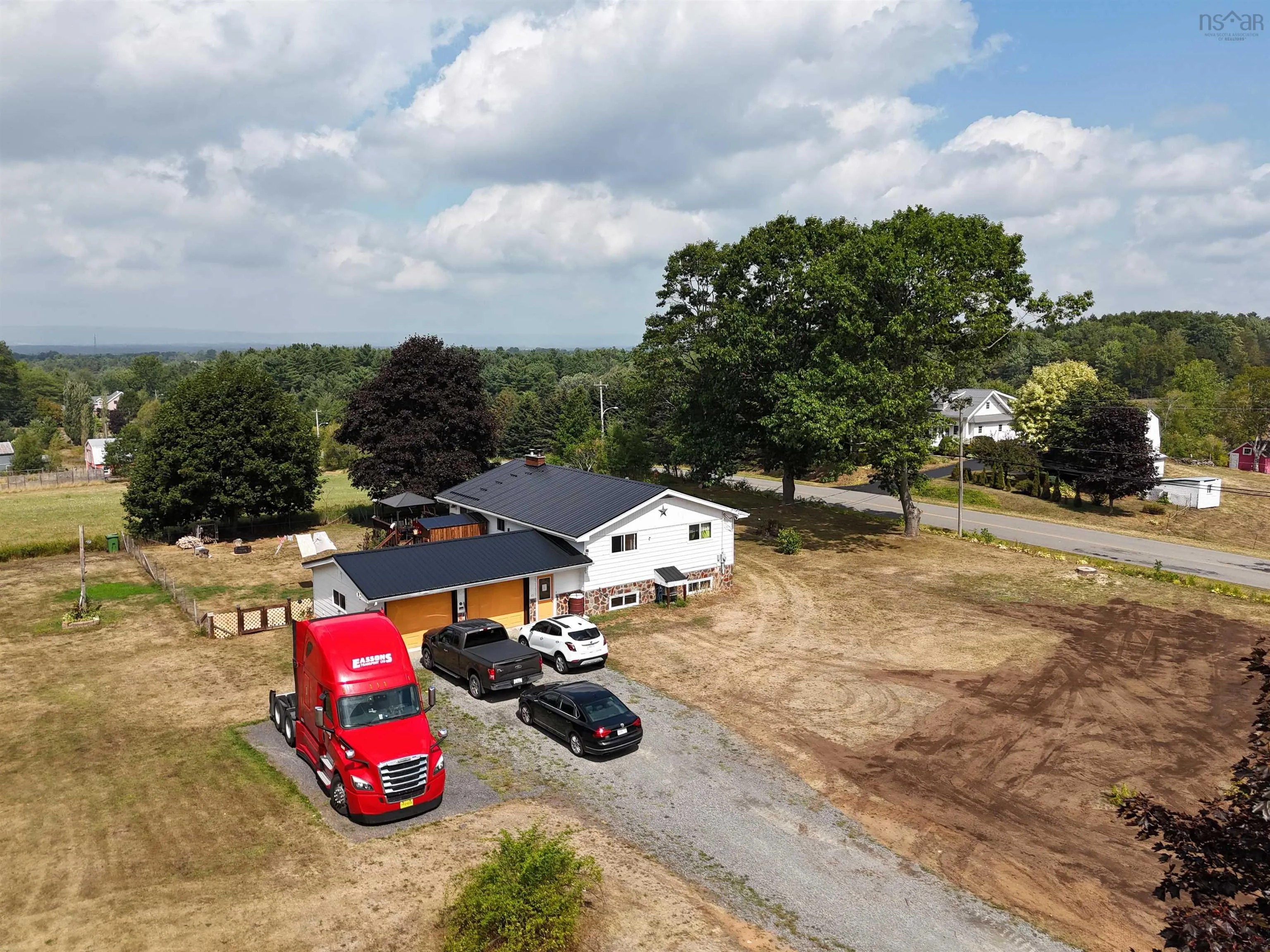 387 Lawrence Road, Rockland, NS B0P 1E0, 3 Bedrooms Bedrooms, ,1 BathroomBathrooms,Residential,For Sale,Lawrence,202522052