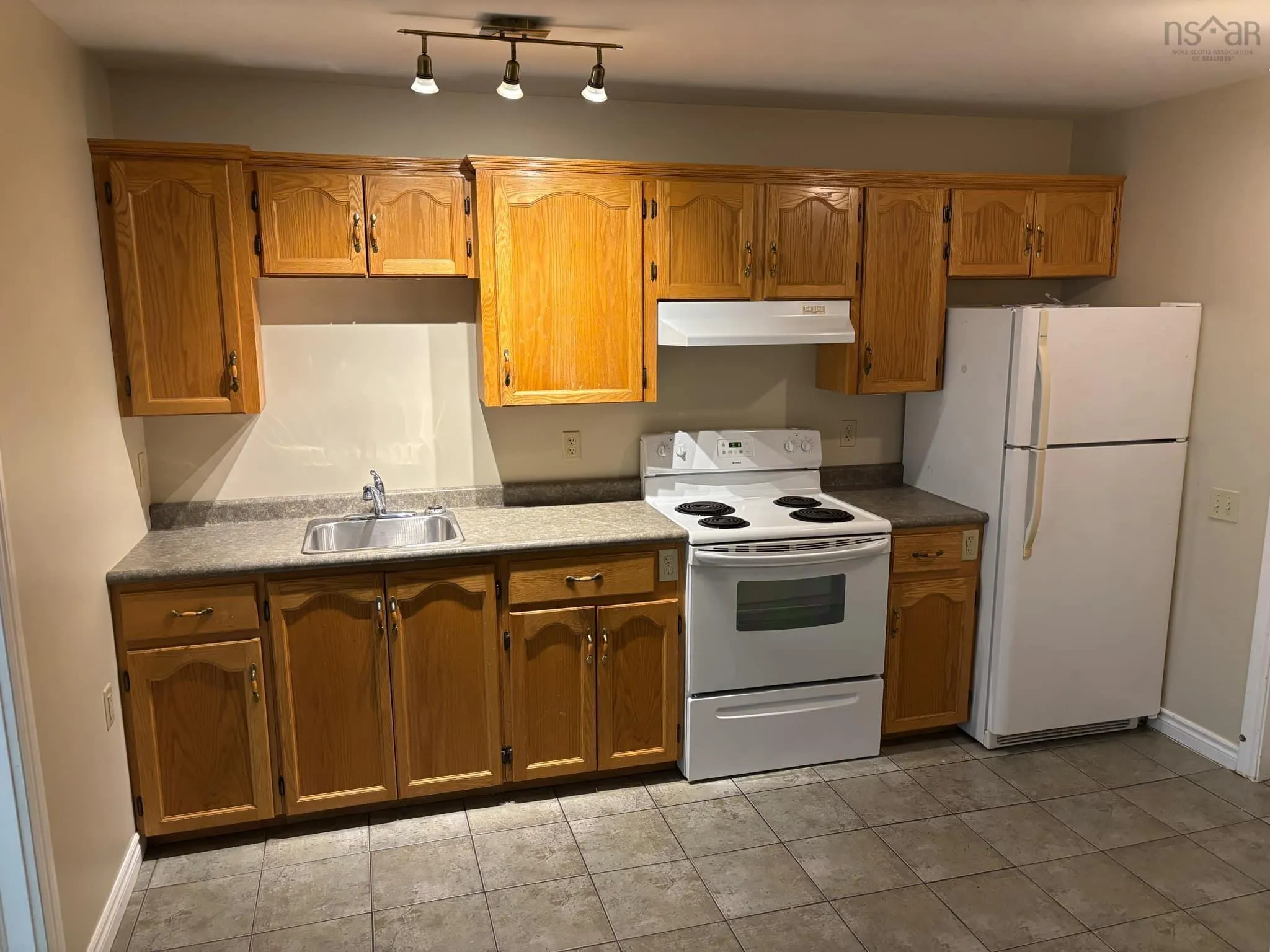78 Second Avenue, Digby, NS B0V 1A0, 7 Bedrooms Bedrooms, ,Residential Income,For Sale,Second,202521037