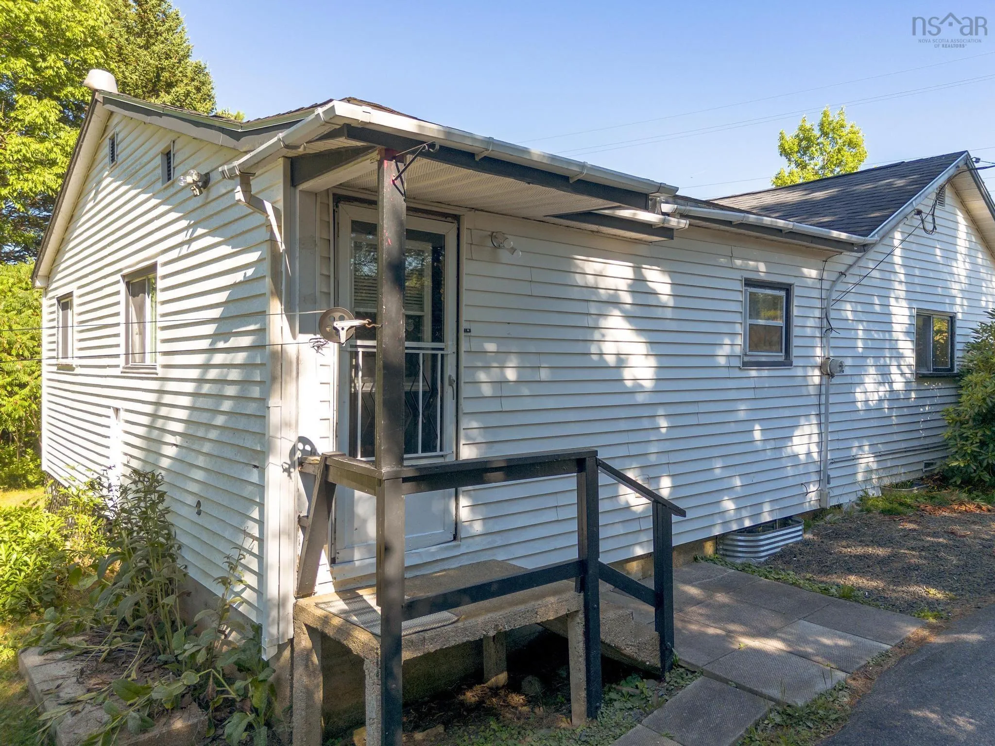 925 1 Highway, Deep Brook, NS B0S 1J0, 2 Bedrooms Bedrooms, ,1 BathroomBathrooms,Residential,For Sale,1,202520965