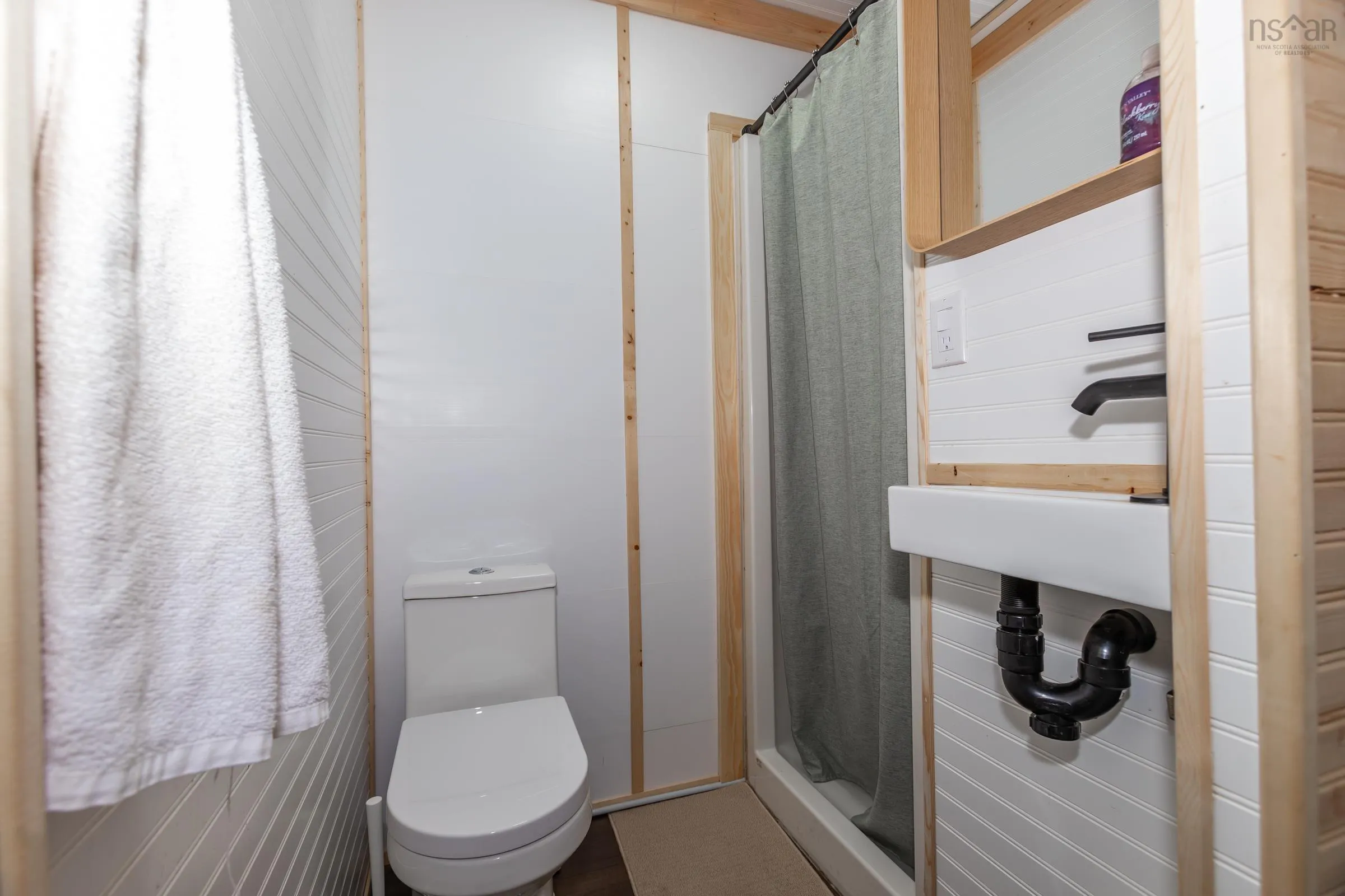 83 Virginia Road, Virginia East, NS B0S 1G0, 1 Bedroom Bedrooms, ,2 BathroomsBathrooms,Residential,For Sale,Virginia,202523720