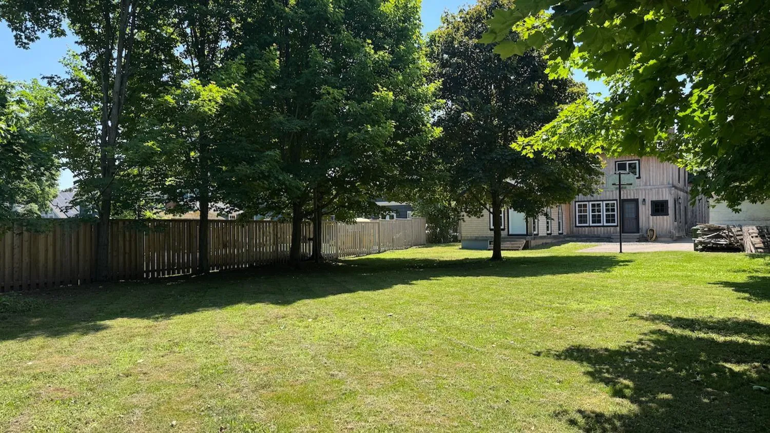 121 Smith Avenue, Truro, NS B2N 1C6, 5 Bedrooms Bedrooms, ,3 BathroomsBathrooms,Residential,For Sale,Smith,202515939