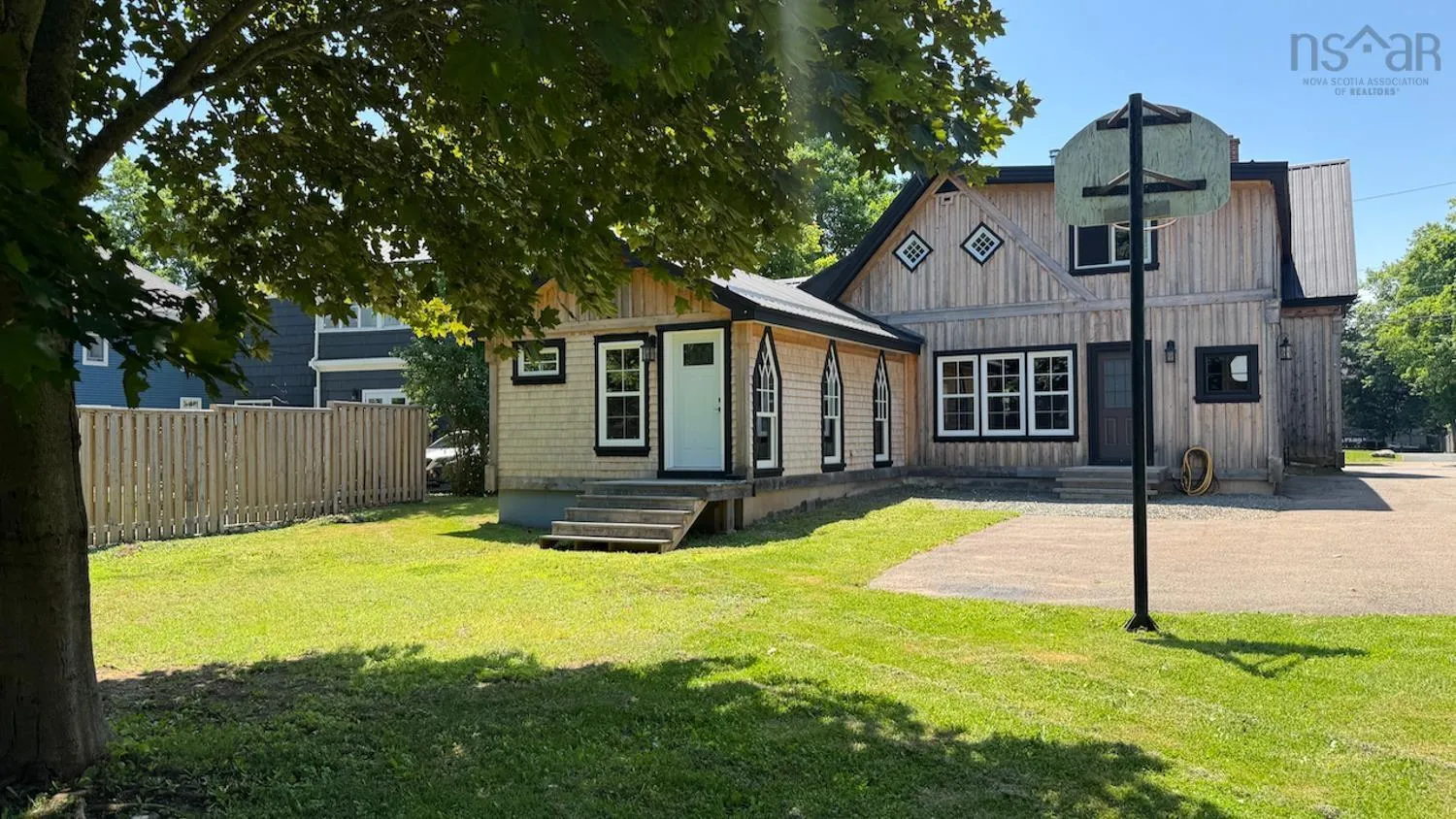 121 Smith Avenue, Truro, NS B2N 1C6, 5 Bedrooms Bedrooms, ,3 BathroomsBathrooms,Residential,For Sale,Smith,202515939