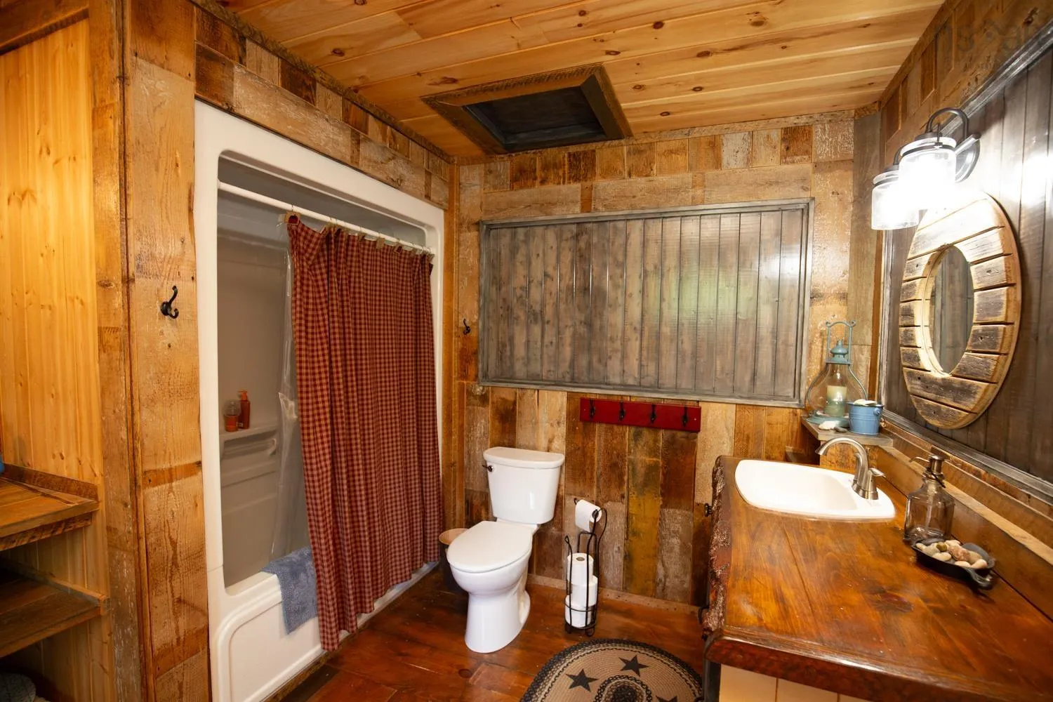 121 Smith Avenue, Truro, NS B2N 1C6, 5 Bedrooms Bedrooms, ,3 BathroomsBathrooms,Residential,For Sale,Smith,202515939