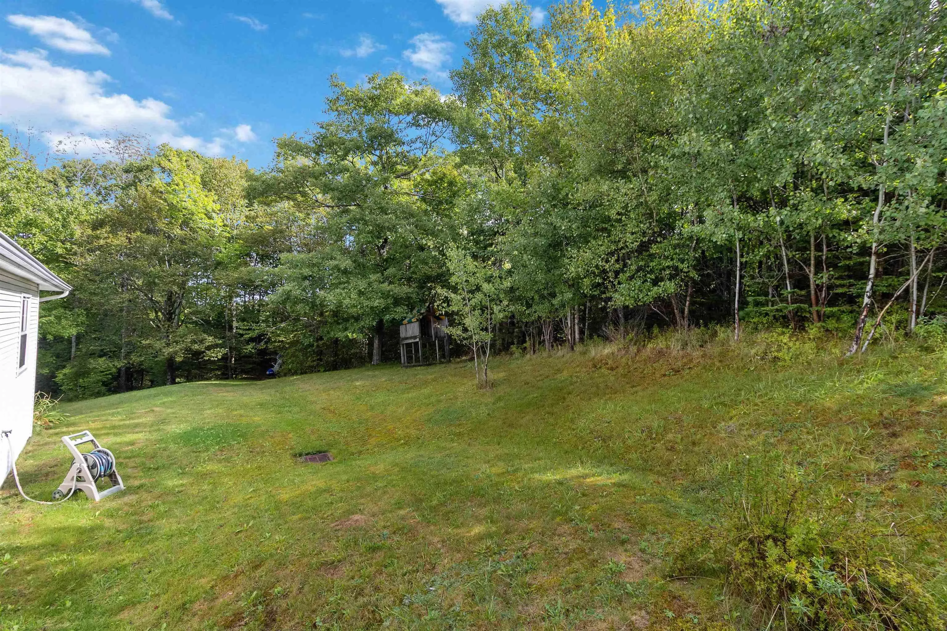 28 Flinns Hill, Bedford, NS B4A 3S8, 4 Bedrooms Bedrooms, ,3 BathroomsBathrooms,Residential,For Sale,Flinns Hill,202522996