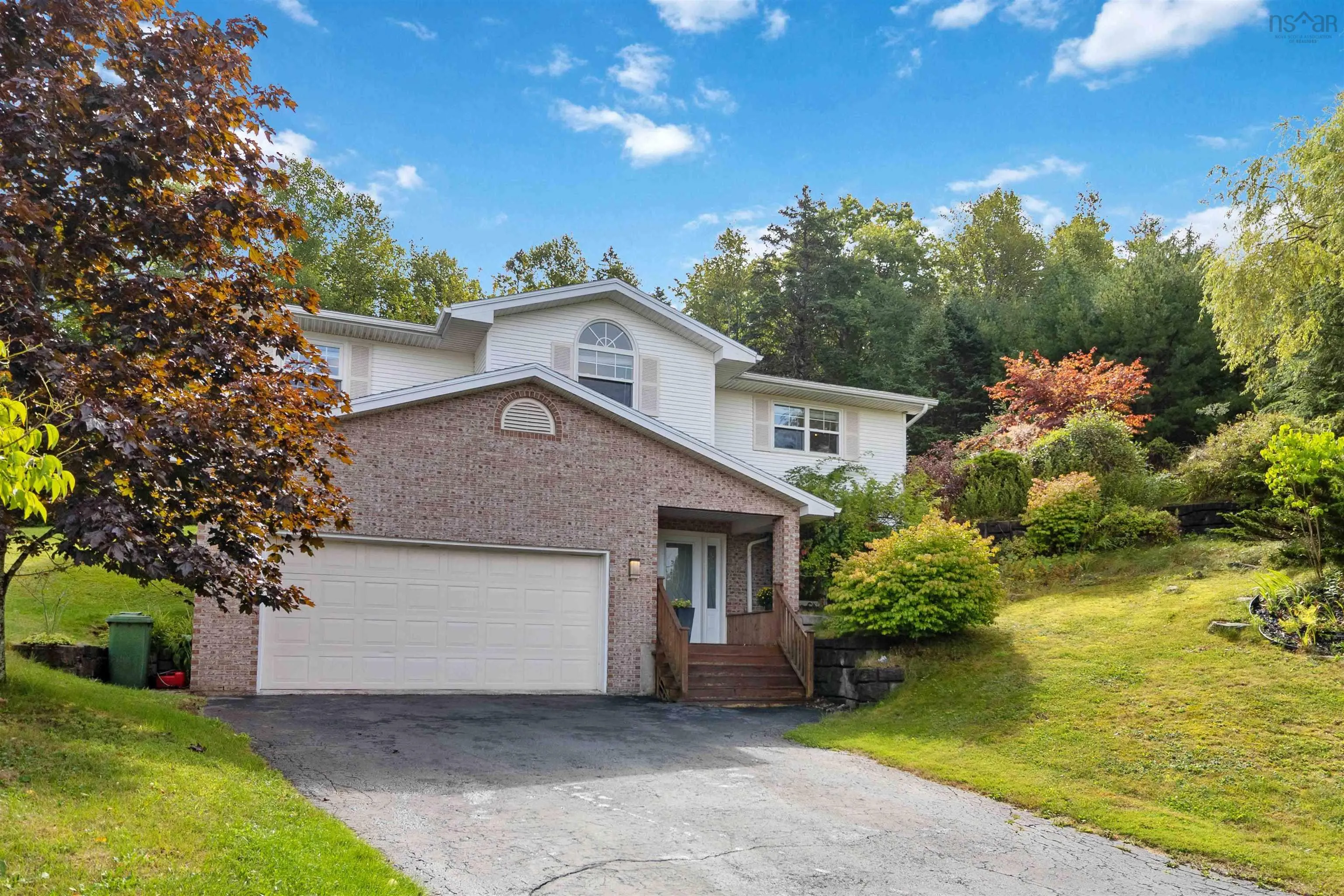 28 Flinns Hill, Bedford, NS B4A 3S8, 4 Bedrooms Bedrooms, ,3 BathroomsBathrooms,Residential,For Sale,Flinns Hill,202522996