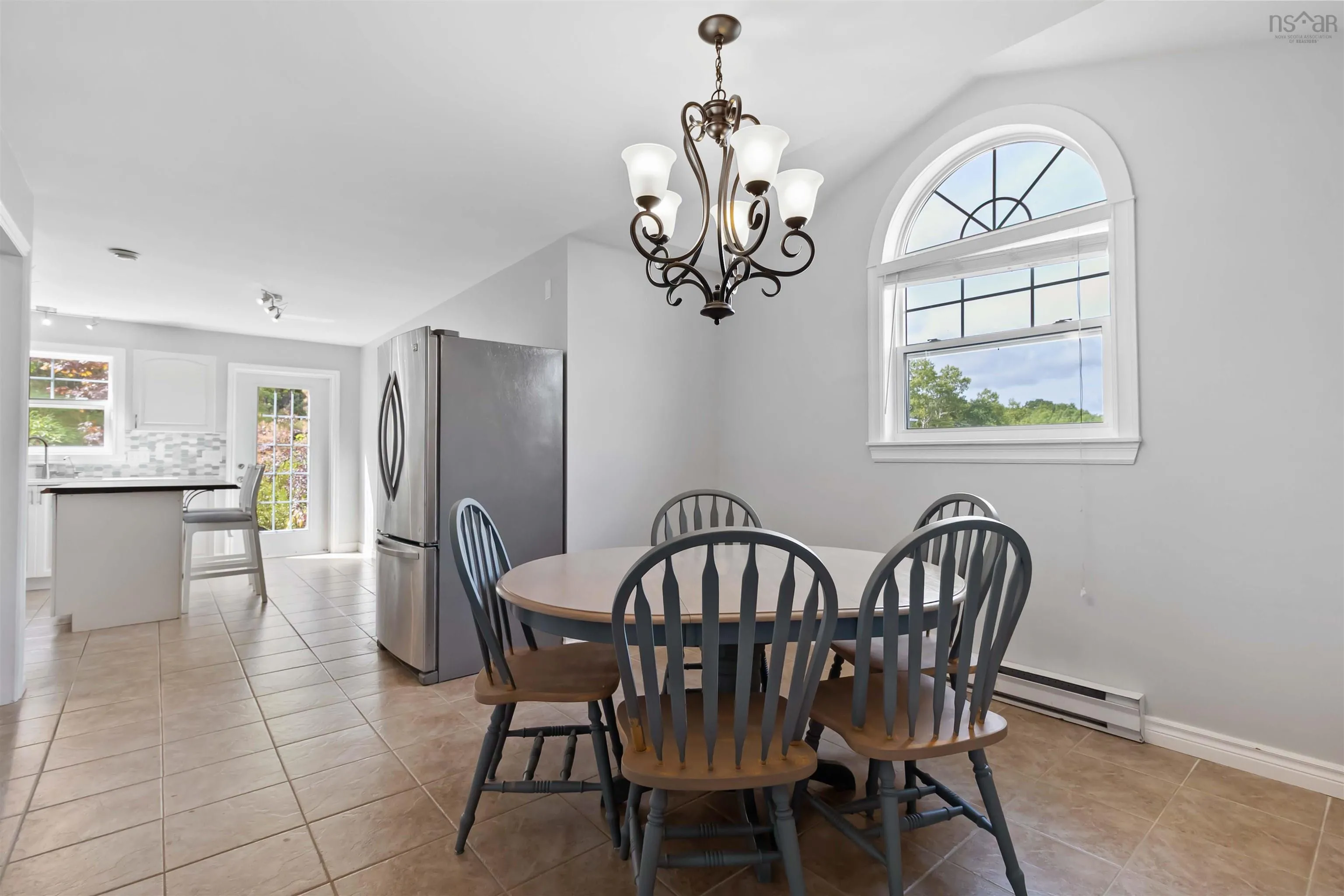 28 Flinns Hill, Bedford, NS B4A 3S8, 4 Bedrooms Bedrooms, ,3 BathroomsBathrooms,Residential,For Sale,Flinns Hill,202522996