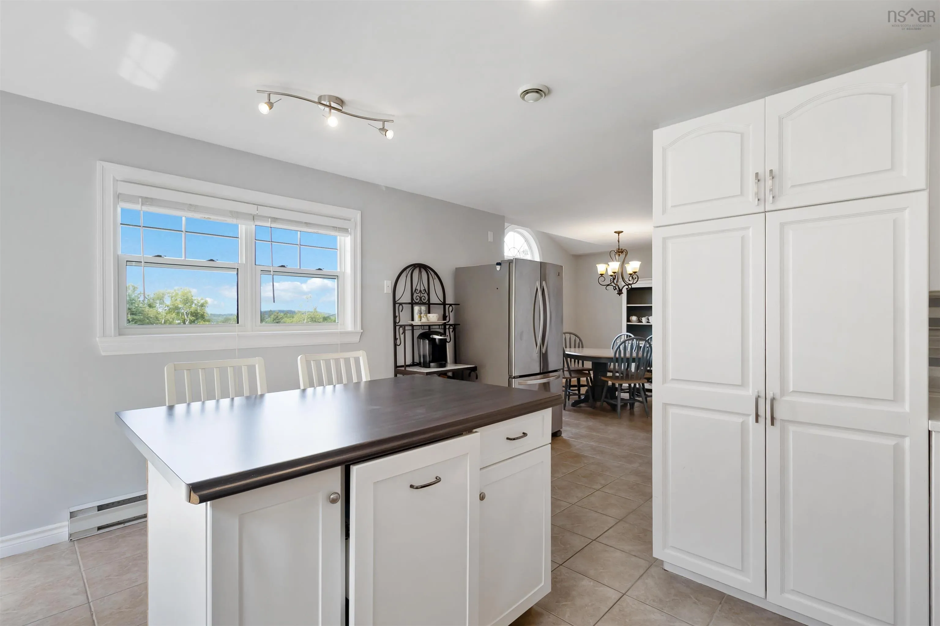 28 Flinns Hill, Bedford, NS B4A 3S8, 4 Bedrooms Bedrooms, ,3 BathroomsBathrooms,Residential,For Sale,Flinns Hill,202522996