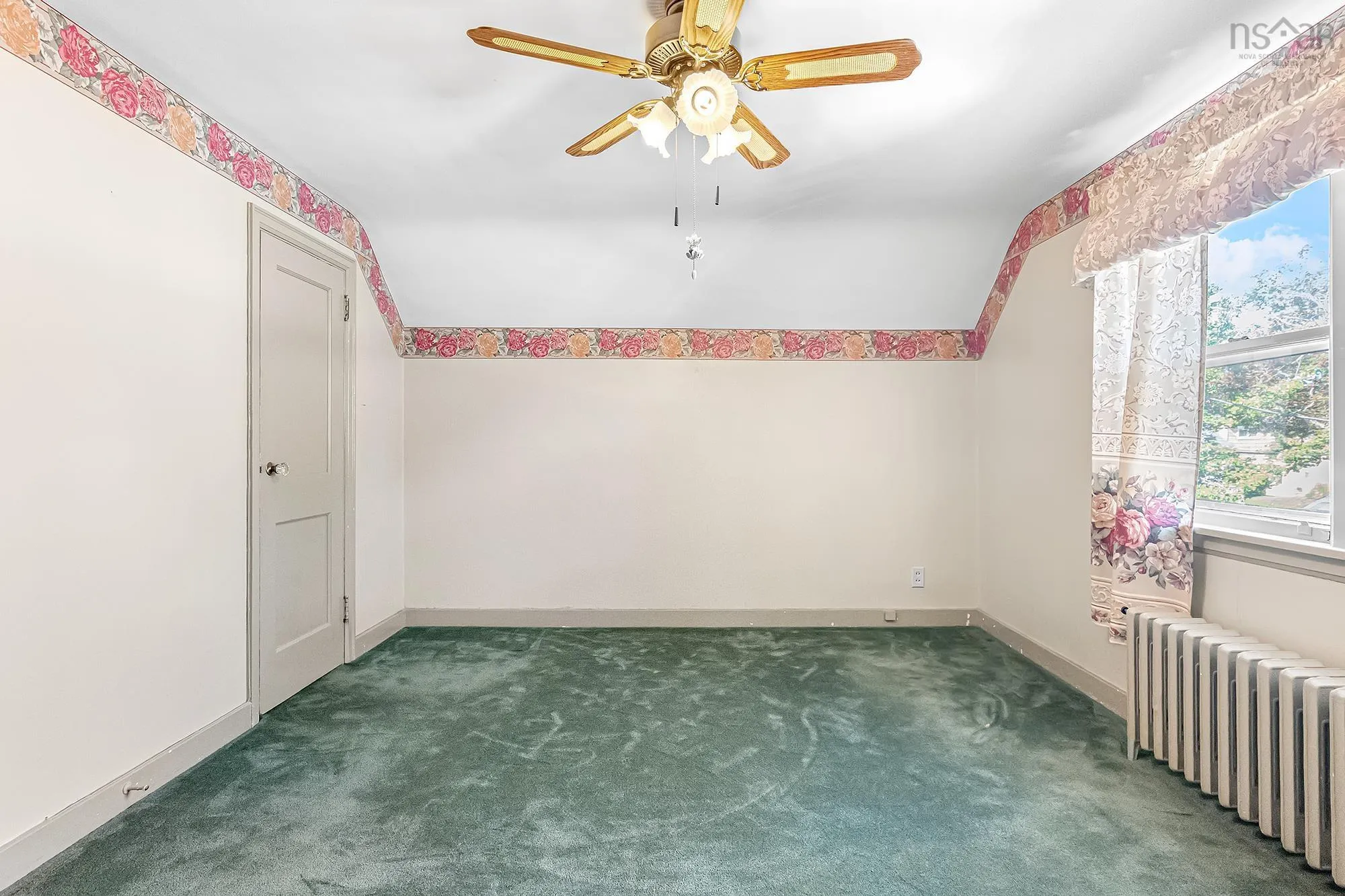 3153 Hemlock Street, Halifax, NS B3L 4B5, 2 Bedrooms Bedrooms, ,1 BathroomBathrooms,Residential,For Sale,Hemlock,202524602