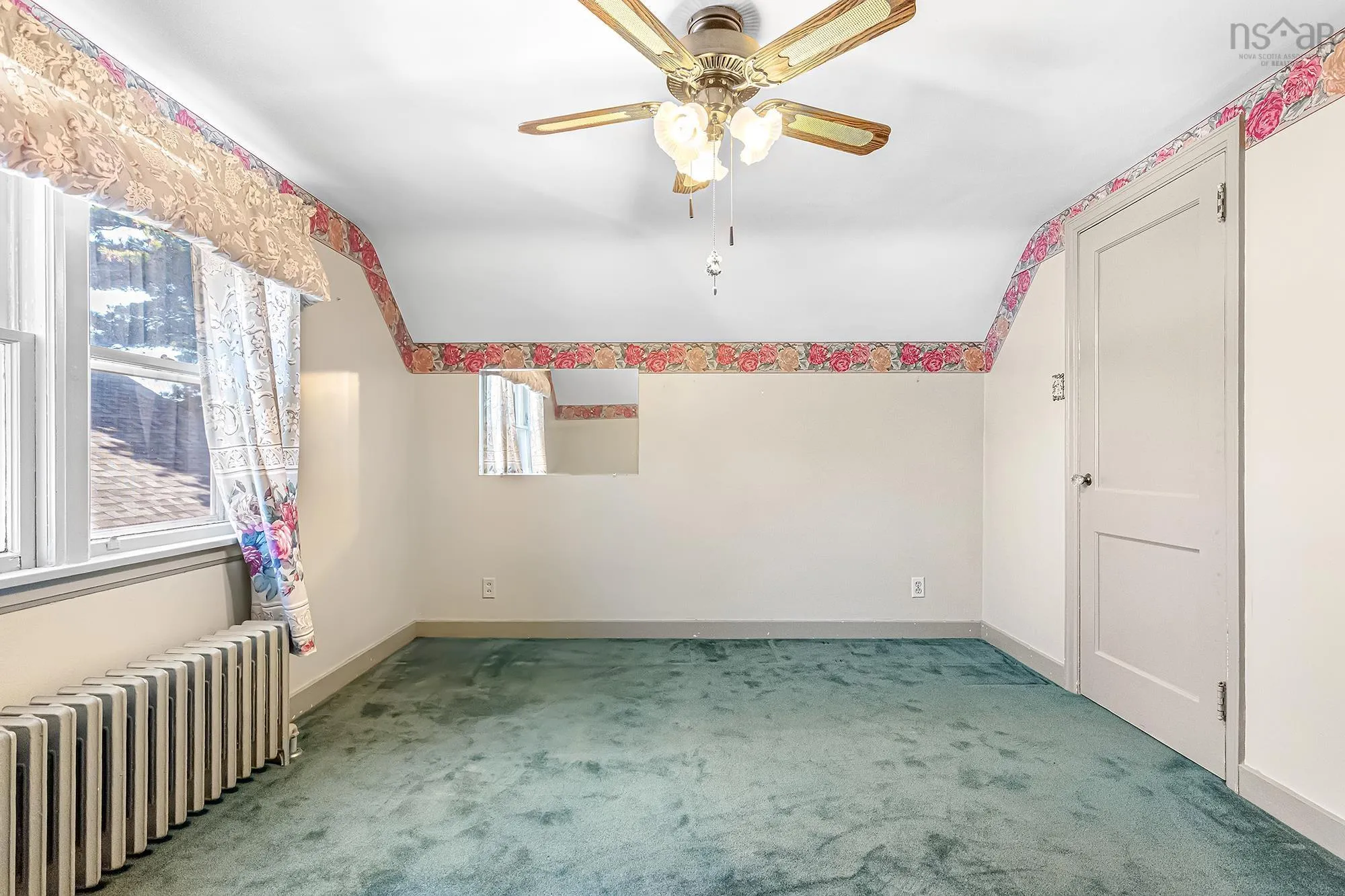 3153 Hemlock Street, Halifax, NS B3L 4B5, 2 Bedrooms Bedrooms, ,1 BathroomBathrooms,Residential,For Sale,Hemlock,202524602