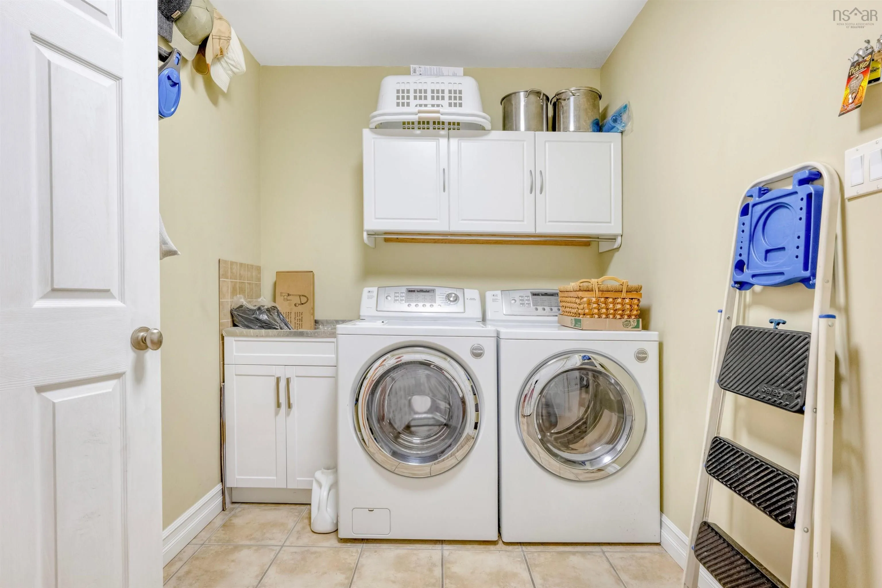 108 Pinecrest Boulevard, Bridgewater, NS B4V 3R4, 4 Bedrooms Bedrooms, ,3 BathroomsBathrooms,Residential,For Sale,Pinecrest,202512788