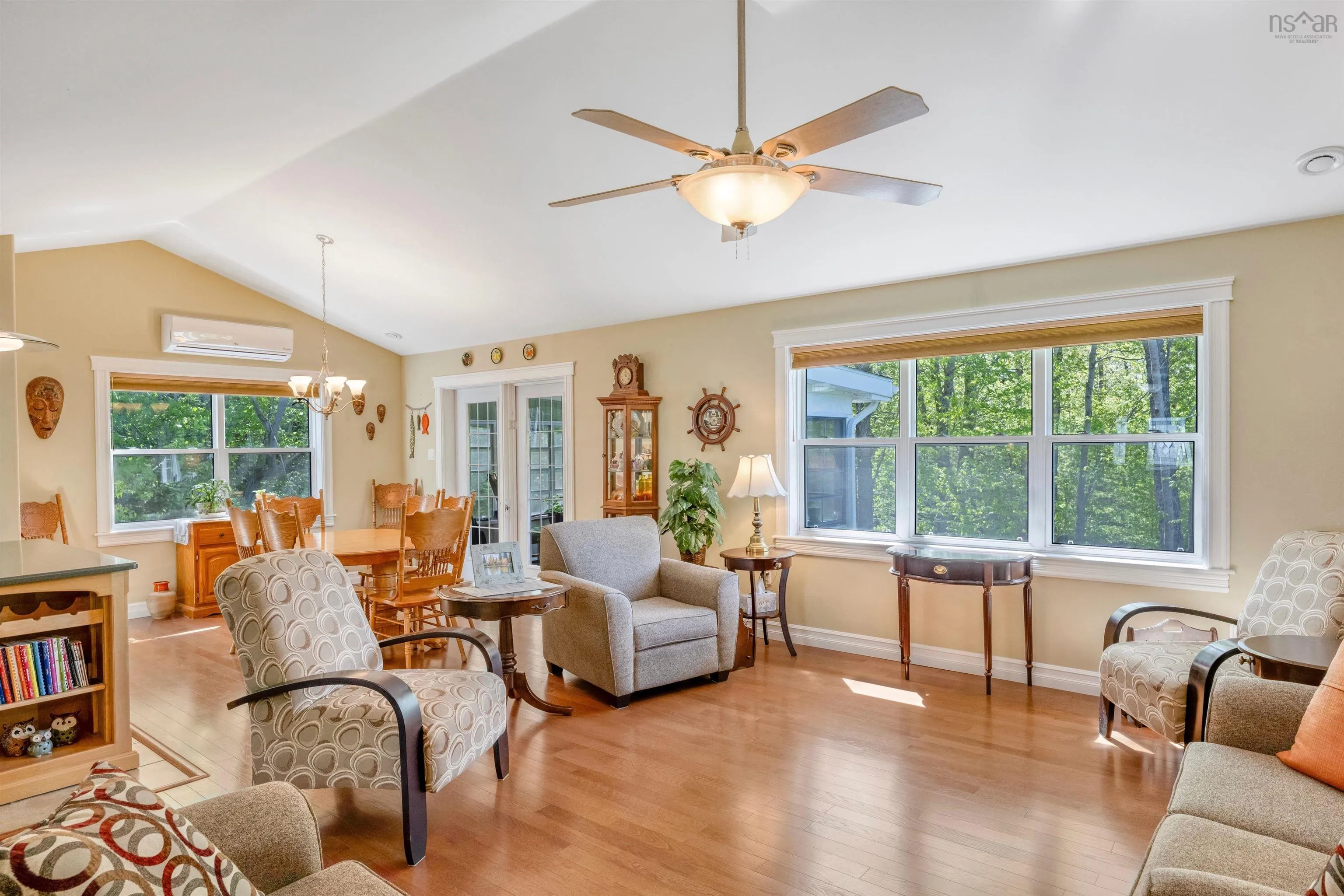 108 Pinecrest Boulevard, Bridgewater, NS B4V 3R4, 4 Bedrooms Bedrooms, ,3 BathroomsBathrooms,Residential,For Sale,Pinecrest,202512788