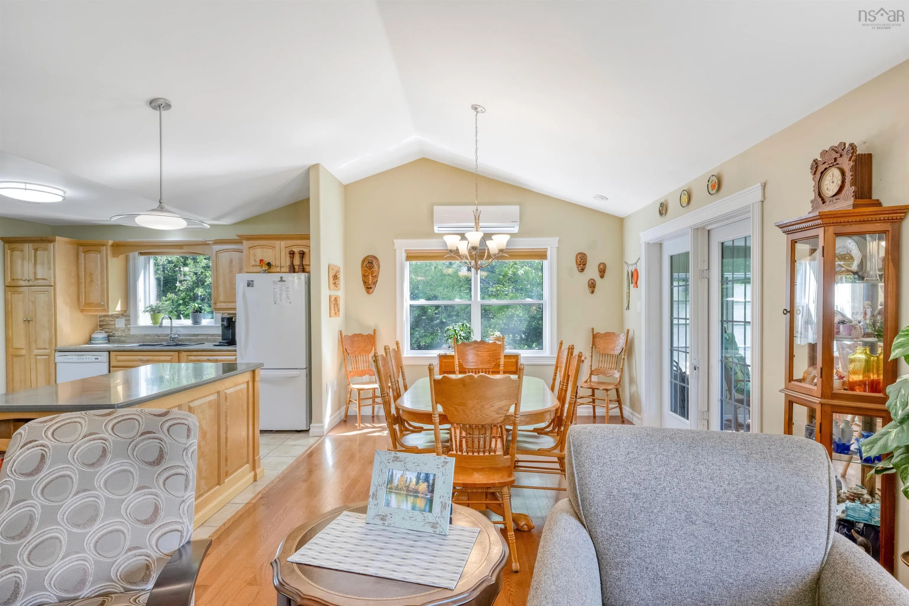 108 Pinecrest Boulevard, Bridgewater, NS B4V 3R4, 4 Bedrooms Bedrooms, ,3 BathroomsBathrooms,Residential,For Sale,Pinecrest,202512788